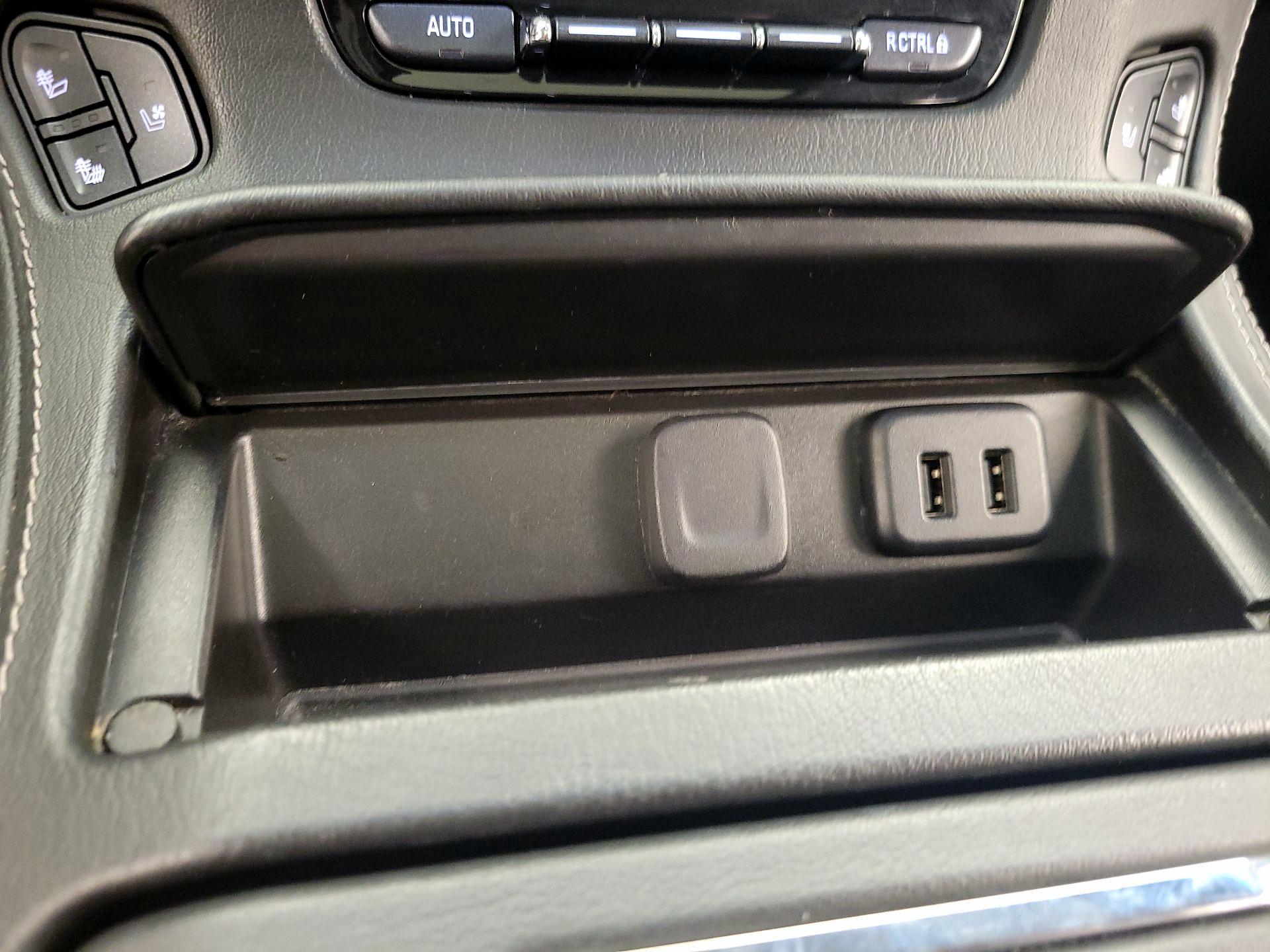 Thumbnail: 2018 GMC Yukon XL - 18