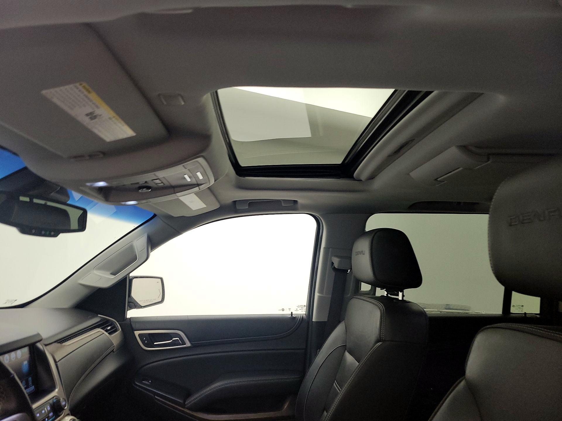 Thumbnail: 2018 GMC Yukon XL - 19