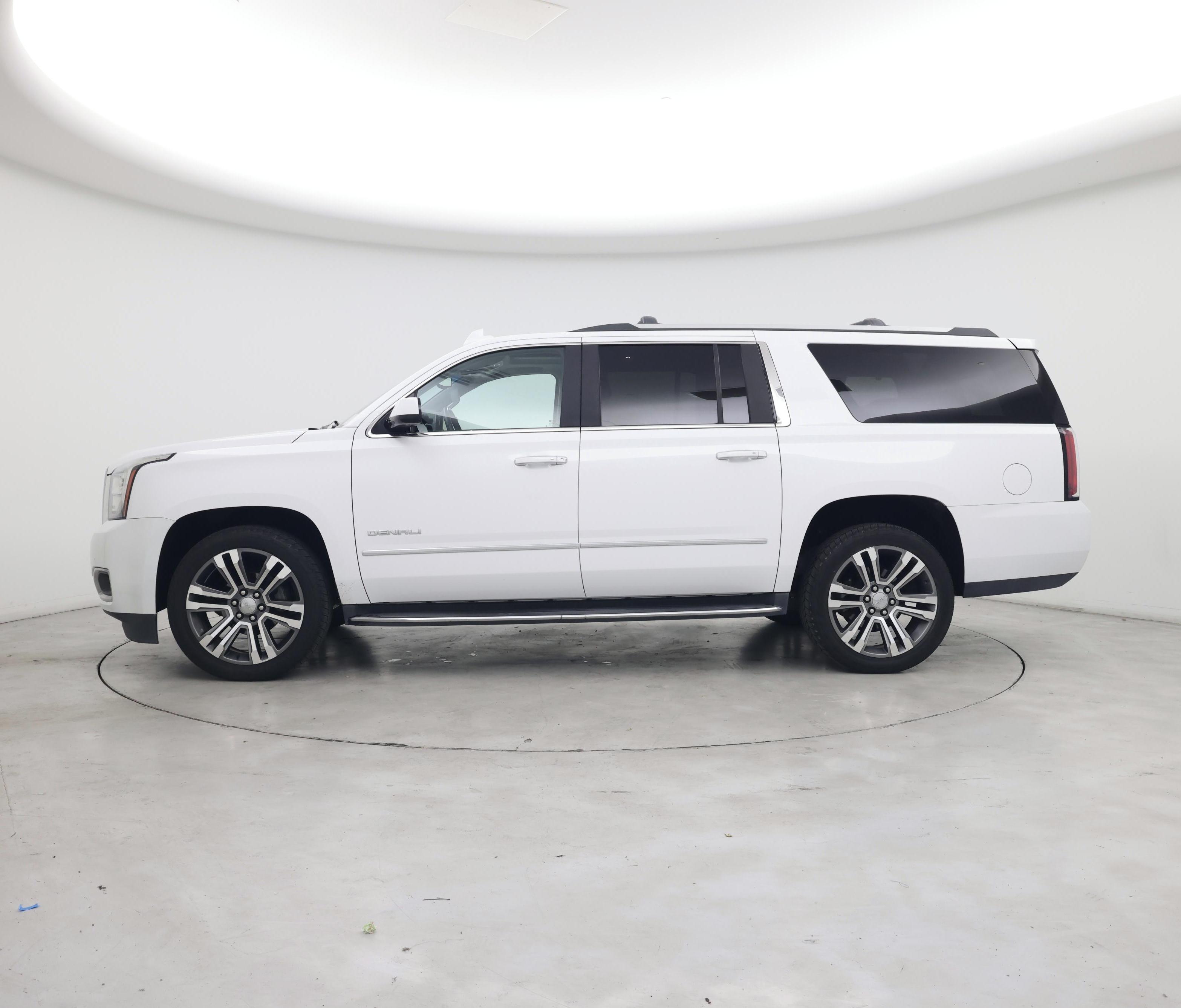 Thumbnail: 2018 GMC Yukon XL - 3