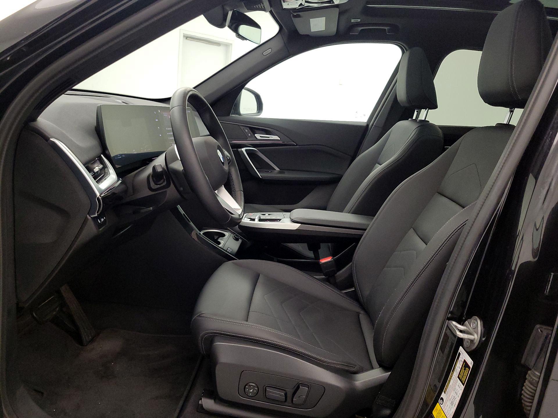 Thumbnail: 2023 BMW X1 - 11