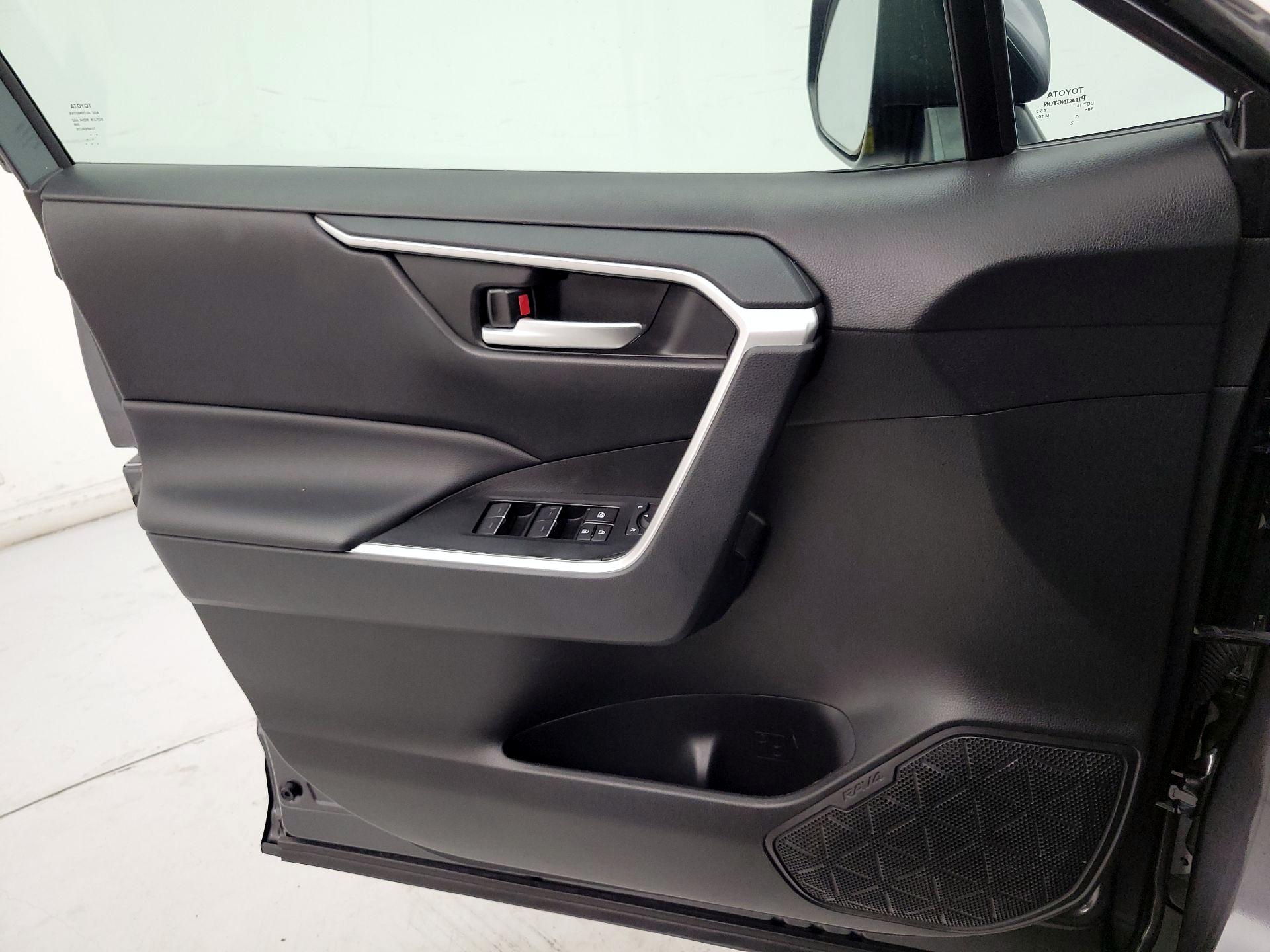 Thumbnail: 2023 Toyota RAV4 - 12