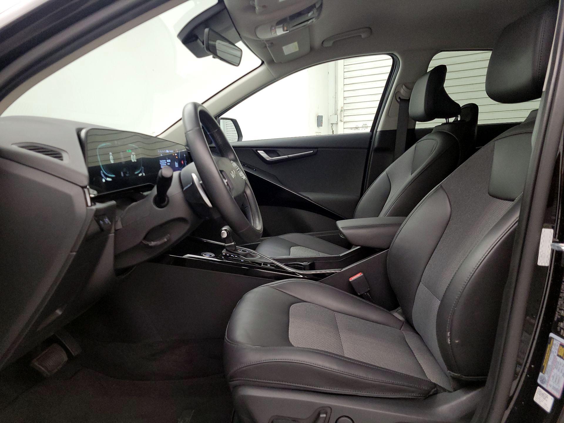 Thumbnail: 2023 Kia Niro - 11