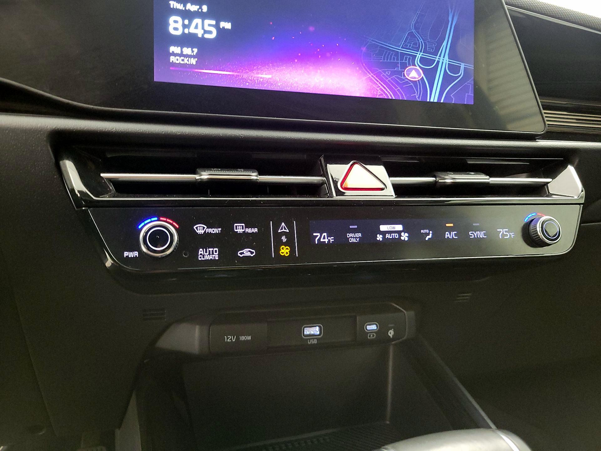 Thumbnail: 2023 Kia Niro - 16