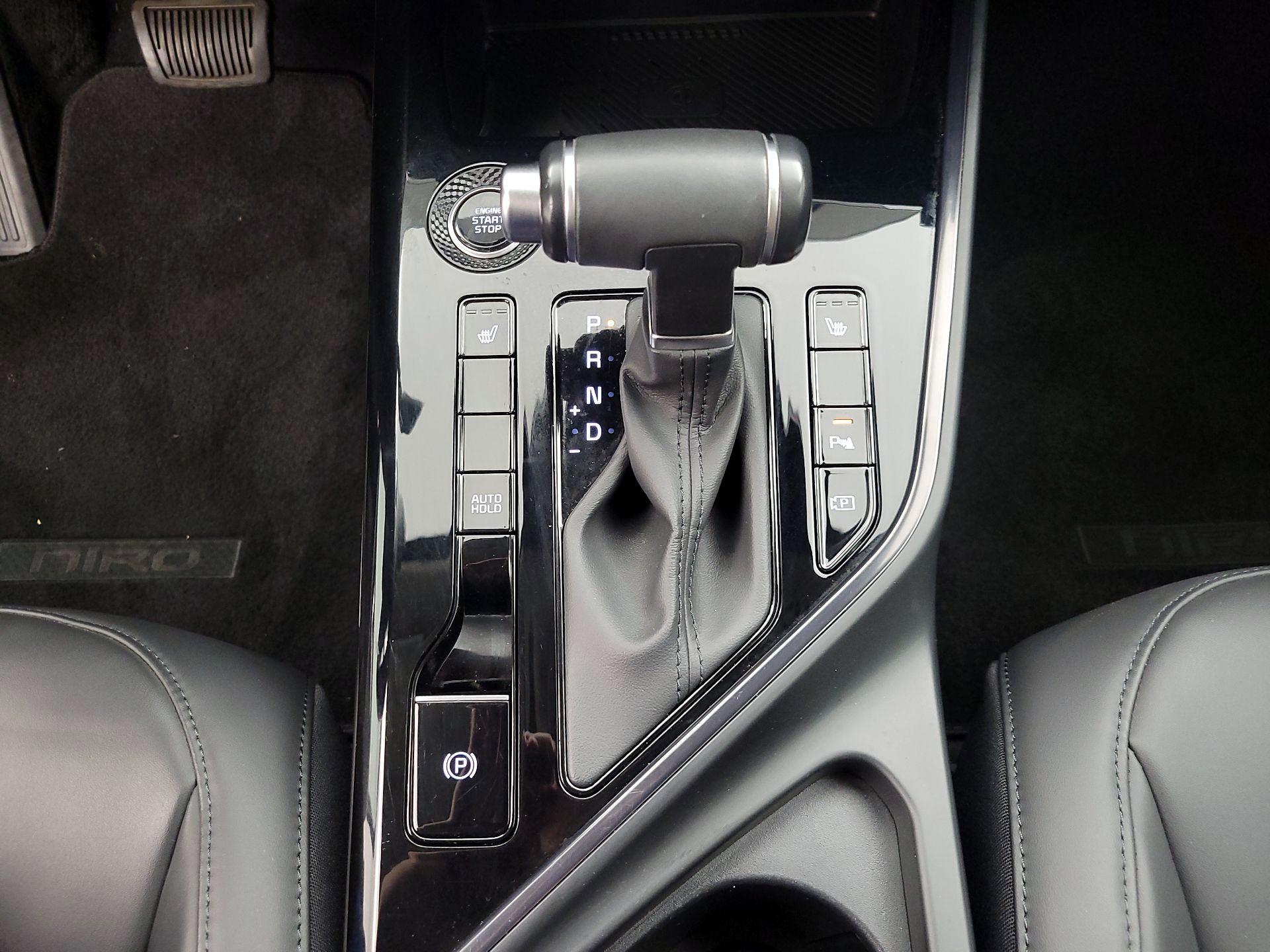 Thumbnail: 2023 Kia Niro - 17