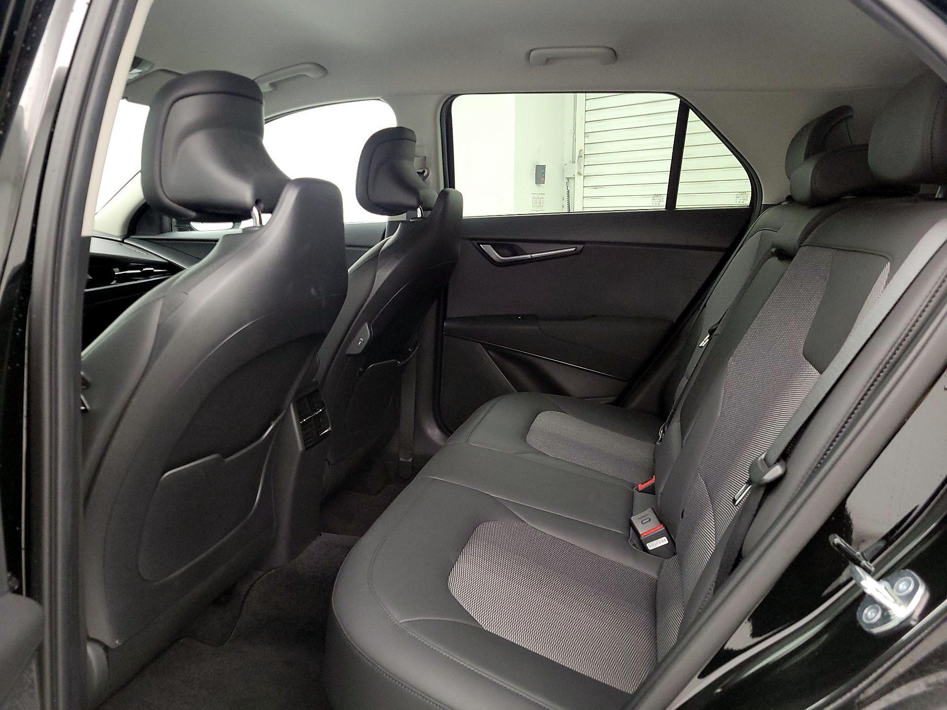 Thumbnail: 2023 Kia Niro - 19