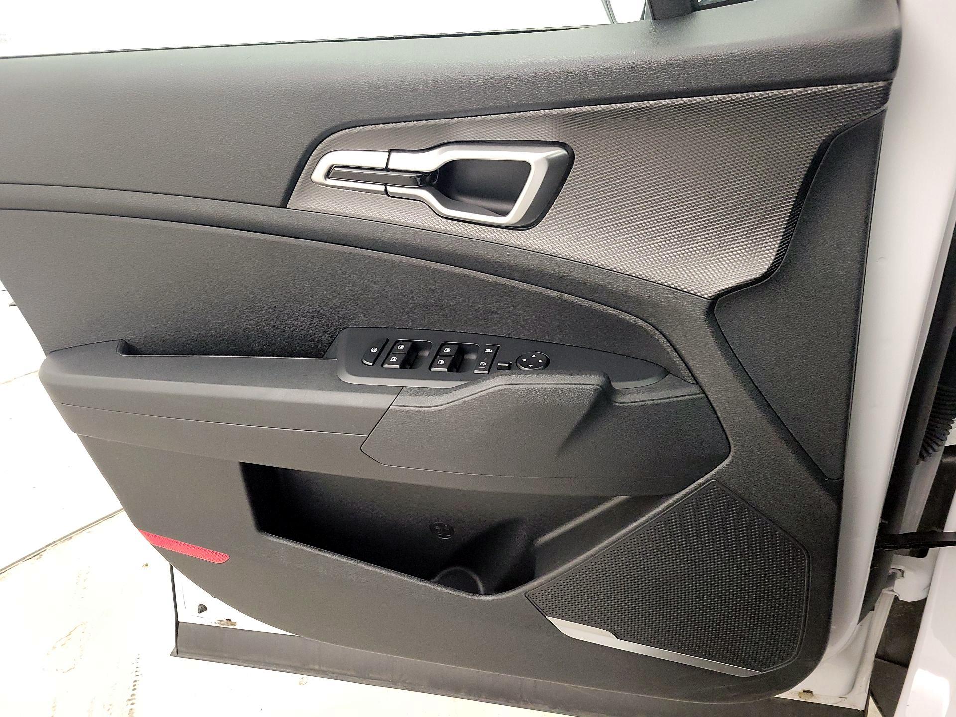 Thumbnail: 2025 Kia Sportage - 12