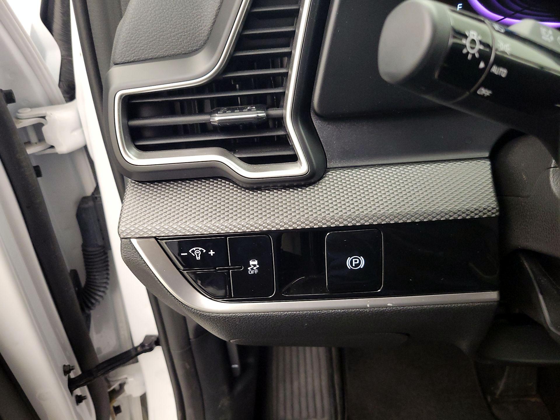 Thumbnail: 2025 Kia Sportage - 13