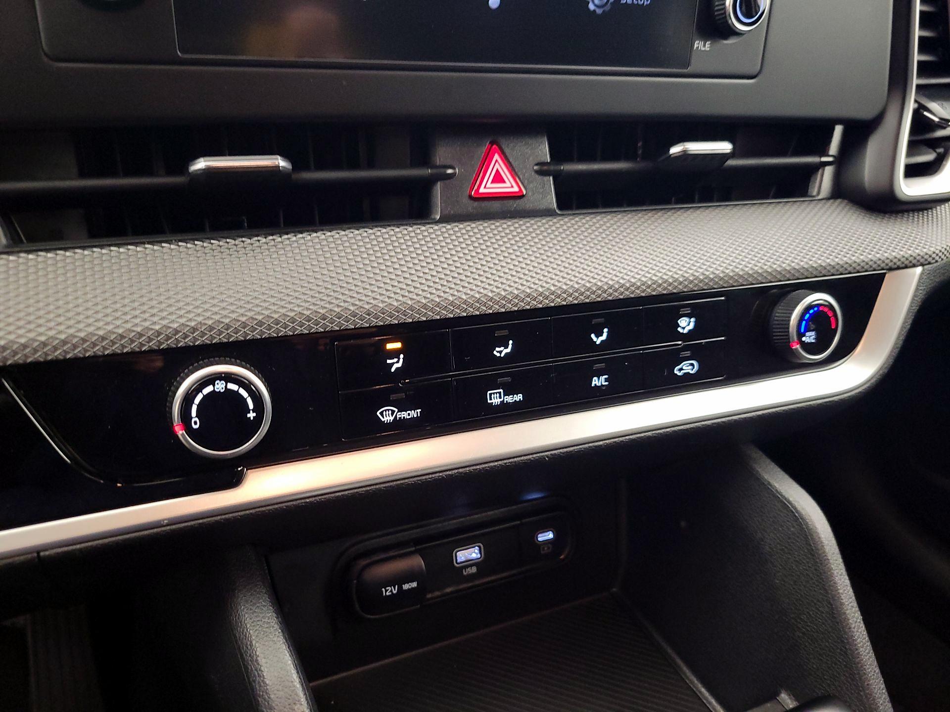 Thumbnail: 2025 Kia Sportage - 16