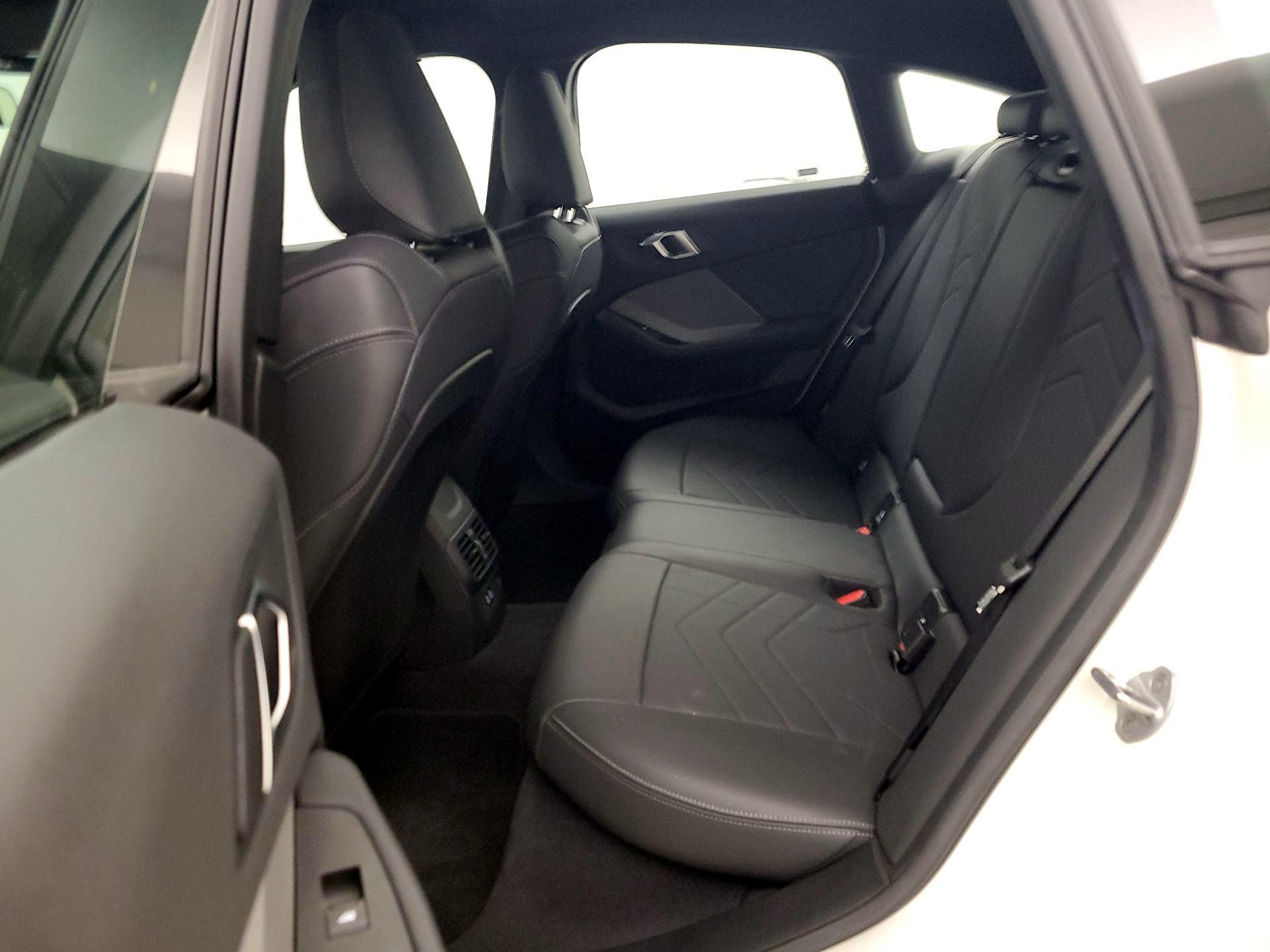 Thumbnail: 2025 BMW 2 Series - 19