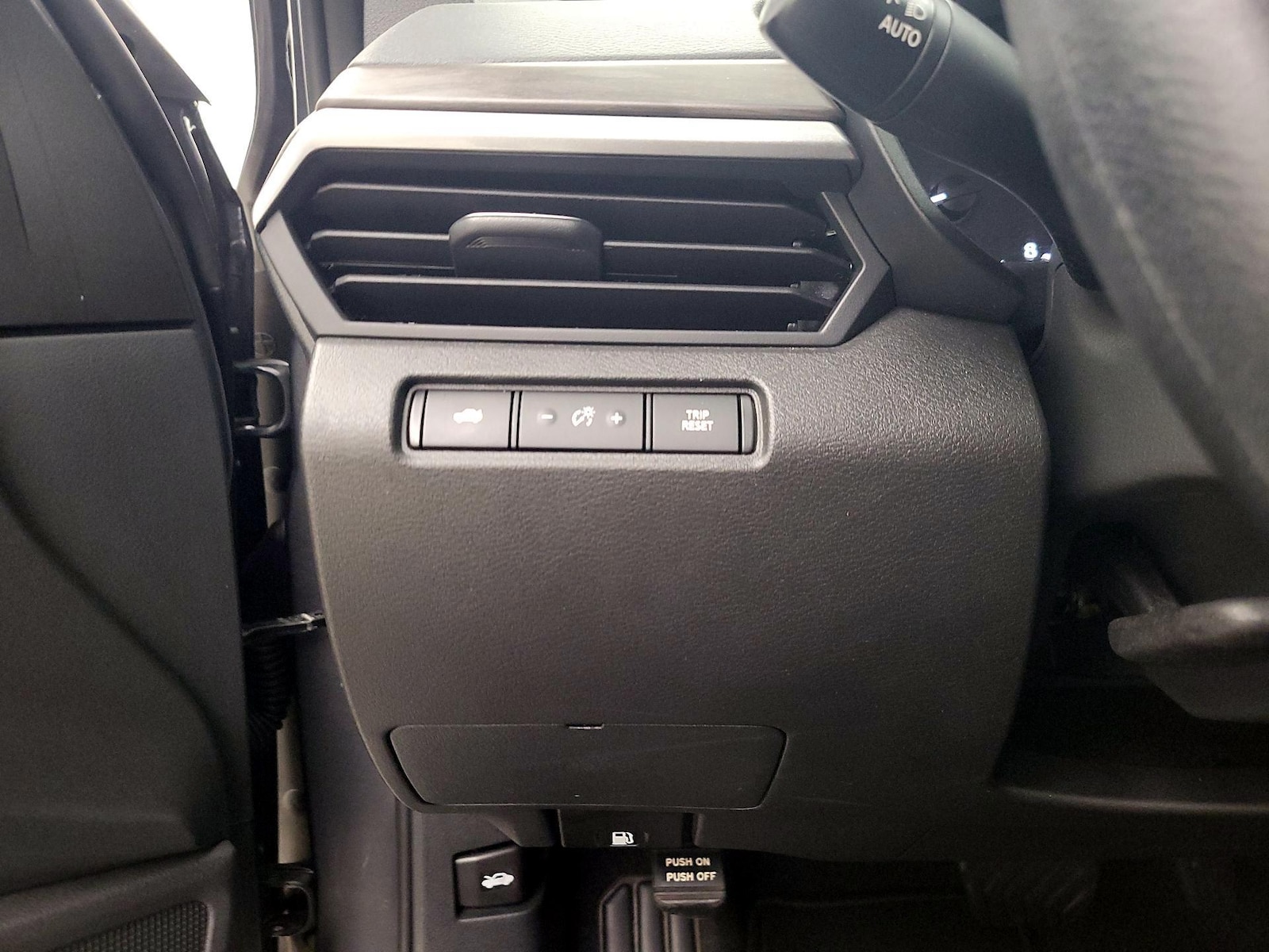 2025 Nissan Altima SV - Photo 14