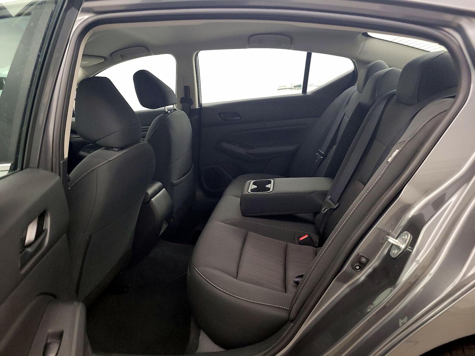 2025 Nissan Altima SV - Photo 20