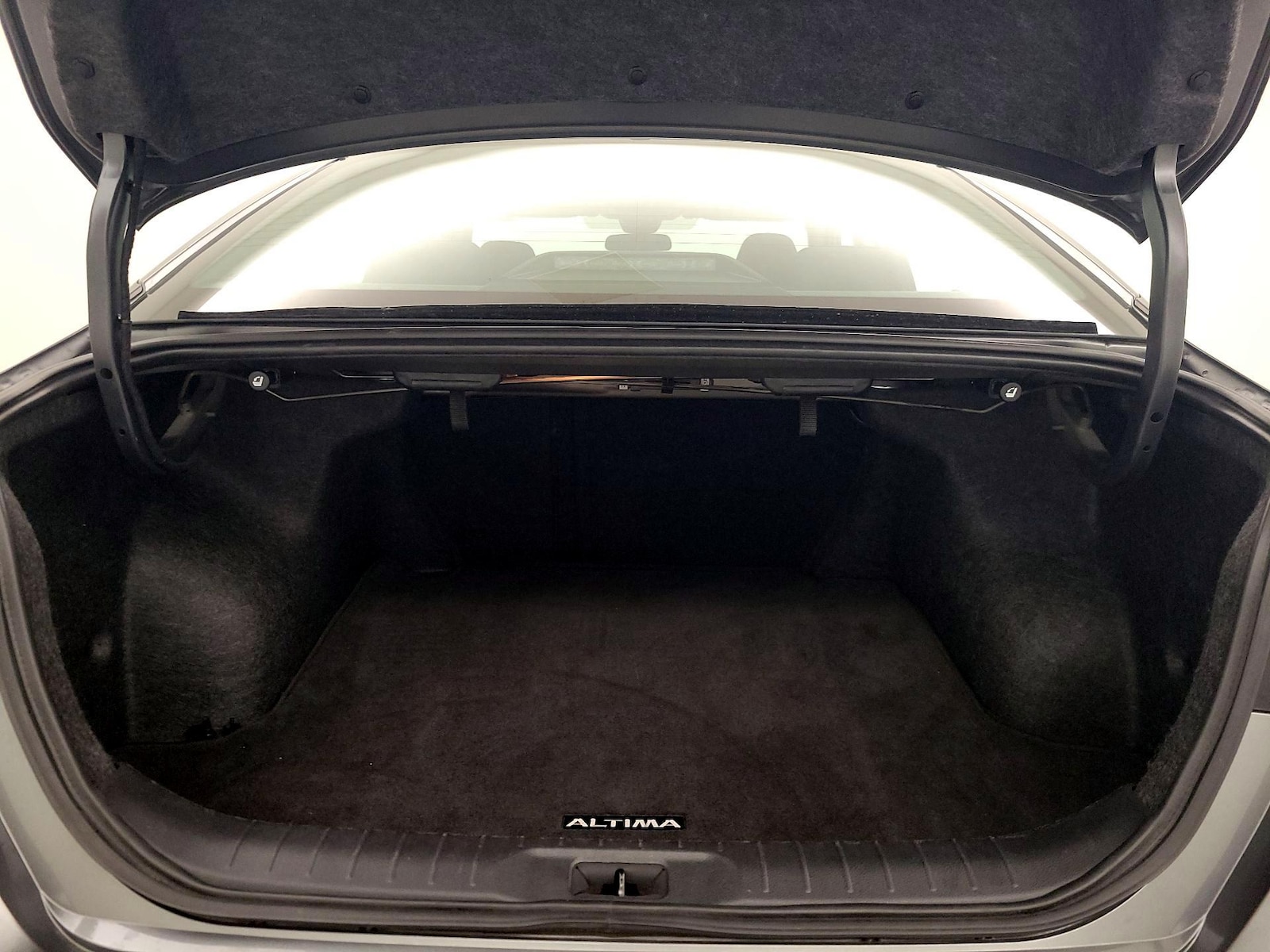 2025 Nissan Altima SV - Photo 21
