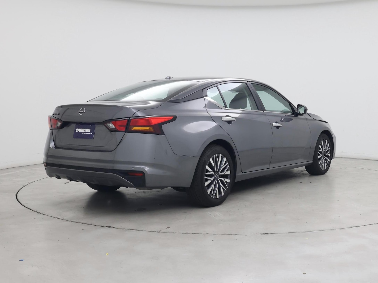 2025 Nissan Altima SV - Photo 9