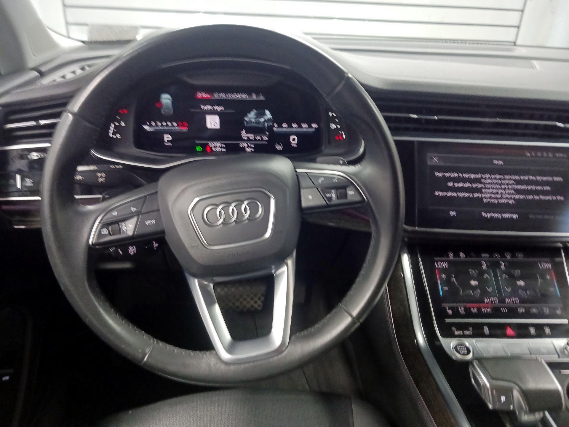 Thumbnail: 2023 Audi Q7 - 10