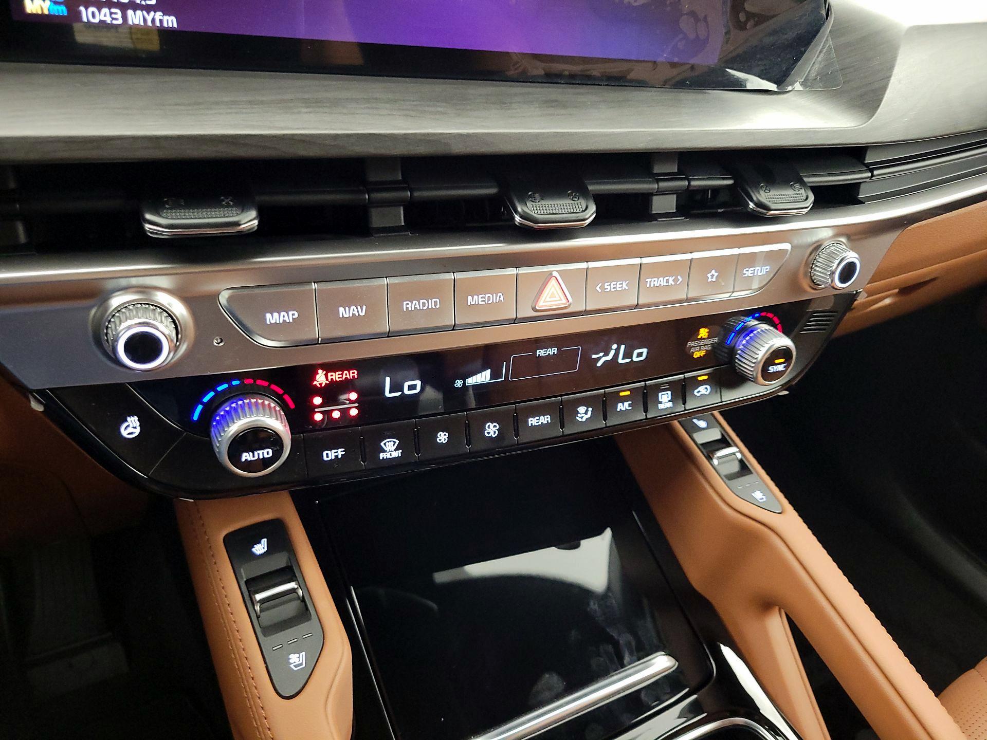 Thumbnail: 2025 Kia Telluride - 17