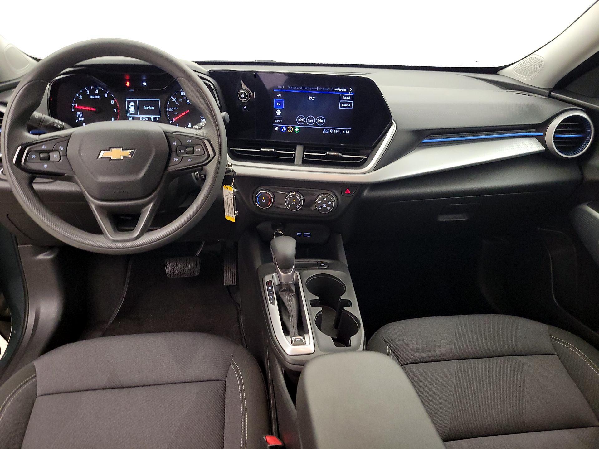 Thumbnail: 2025 Chevrolet Trax - 9