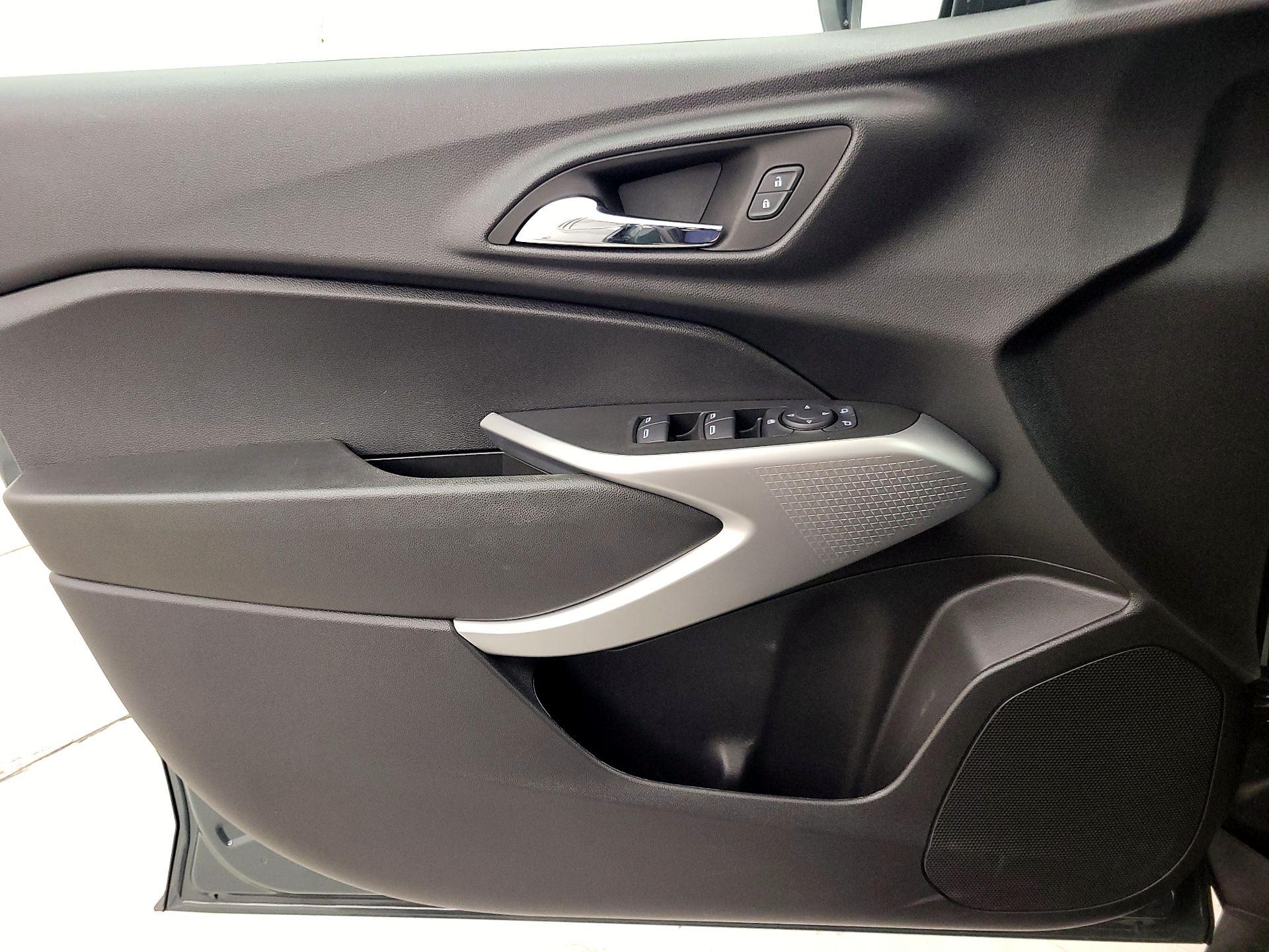 Thumbnail: 2025 Chevrolet Trax - 12