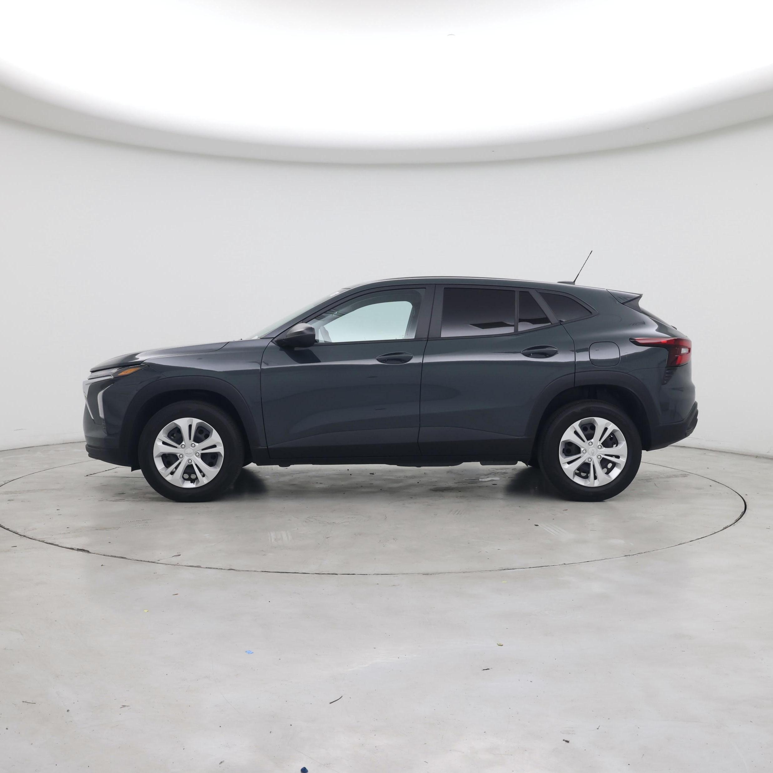 Thumbnail: 2025 Chevrolet Trax - 3