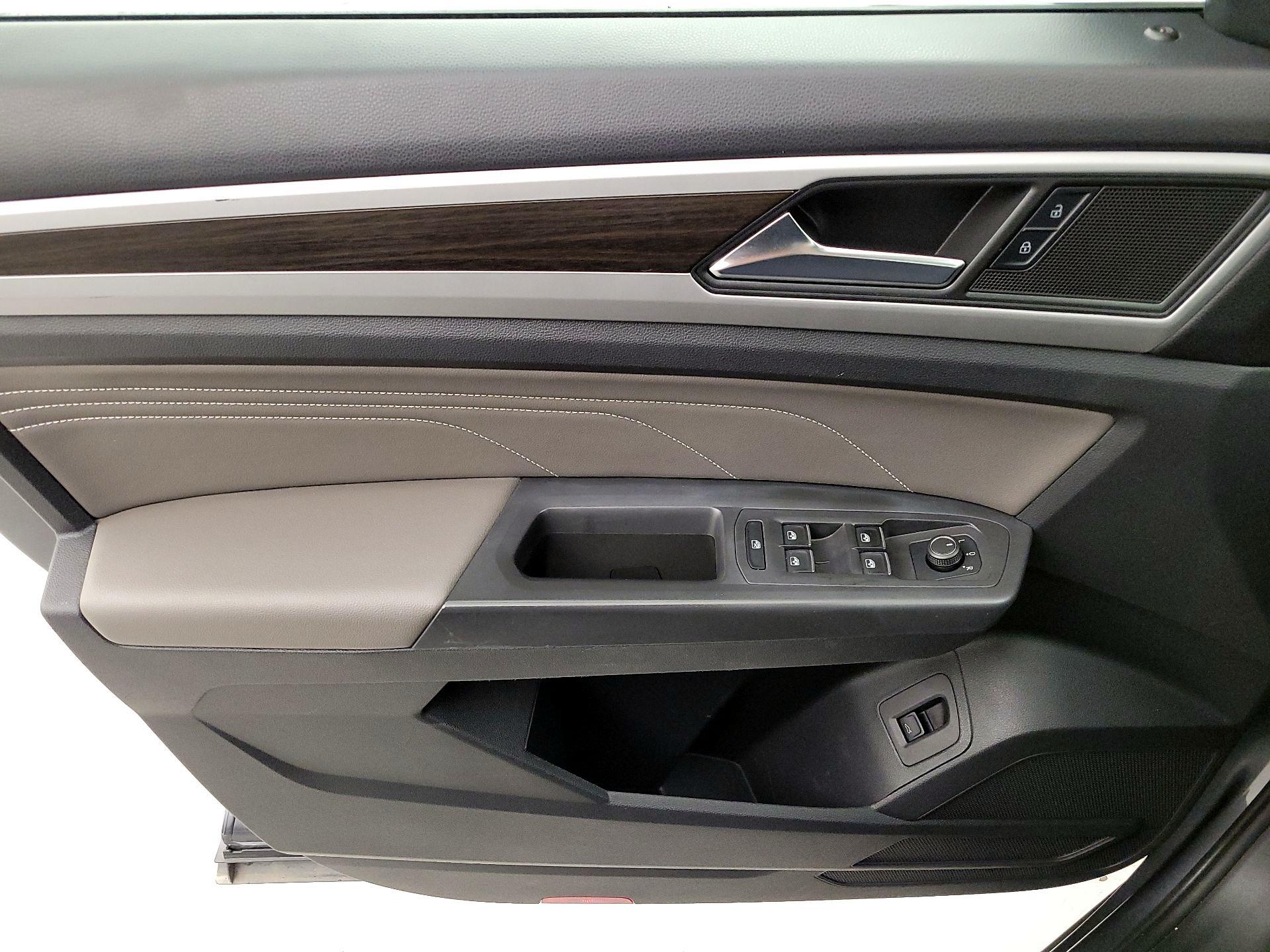 Thumbnail: 2023 Volkswagen Atlas - 10