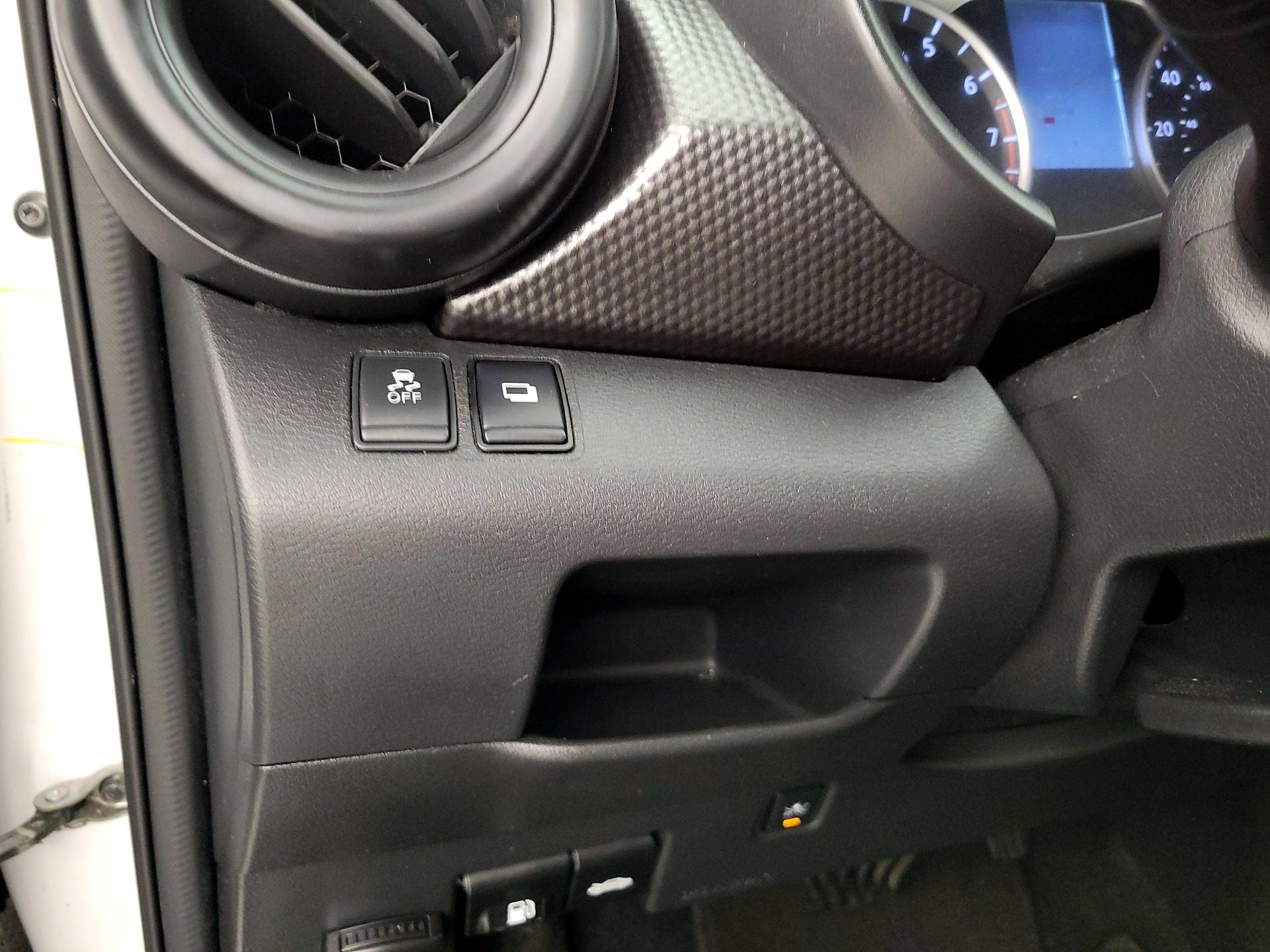 Thumbnail: 2019 Nissan Kicks - 13