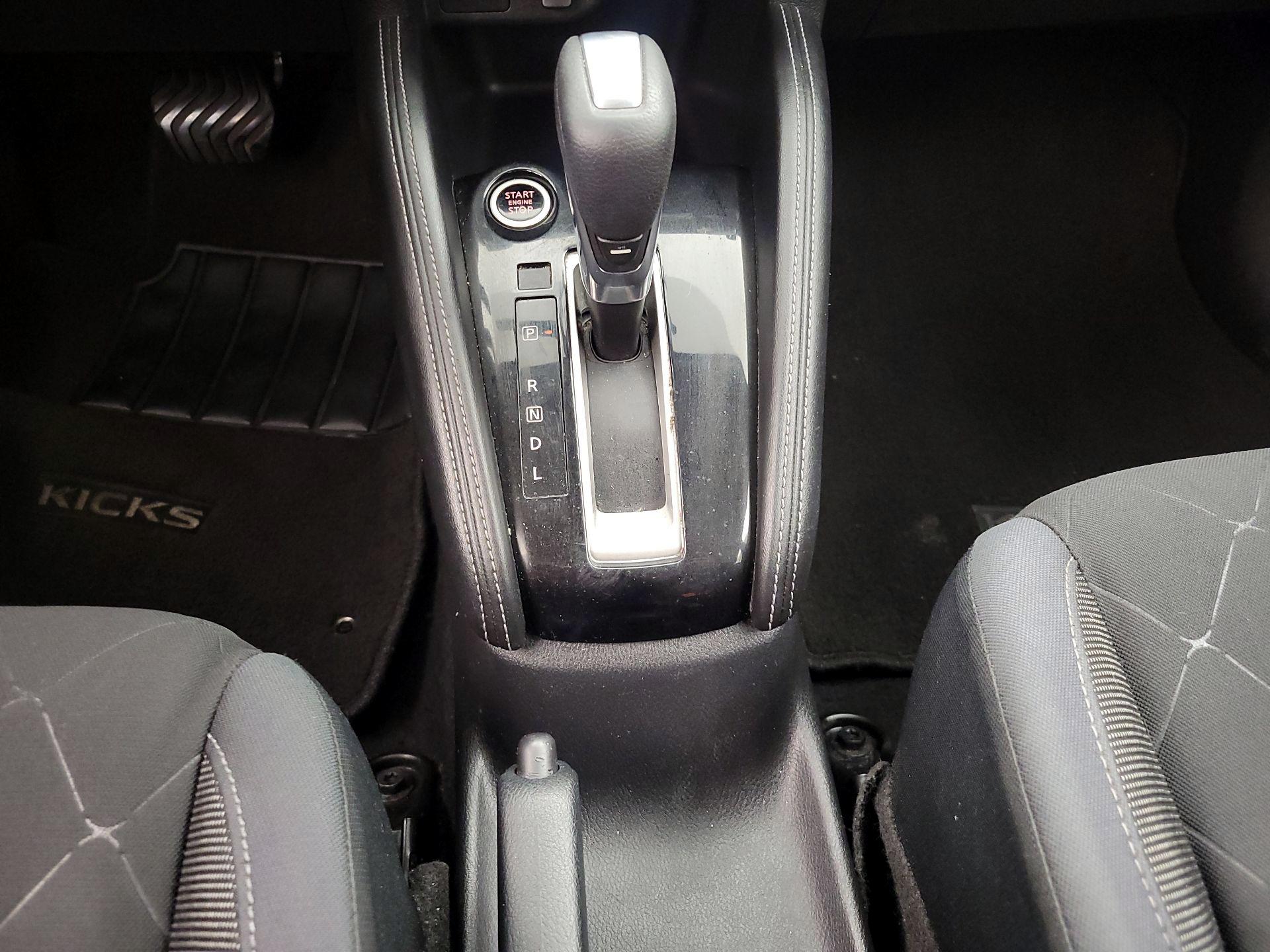 Thumbnail: 2019 Nissan Kicks - 17