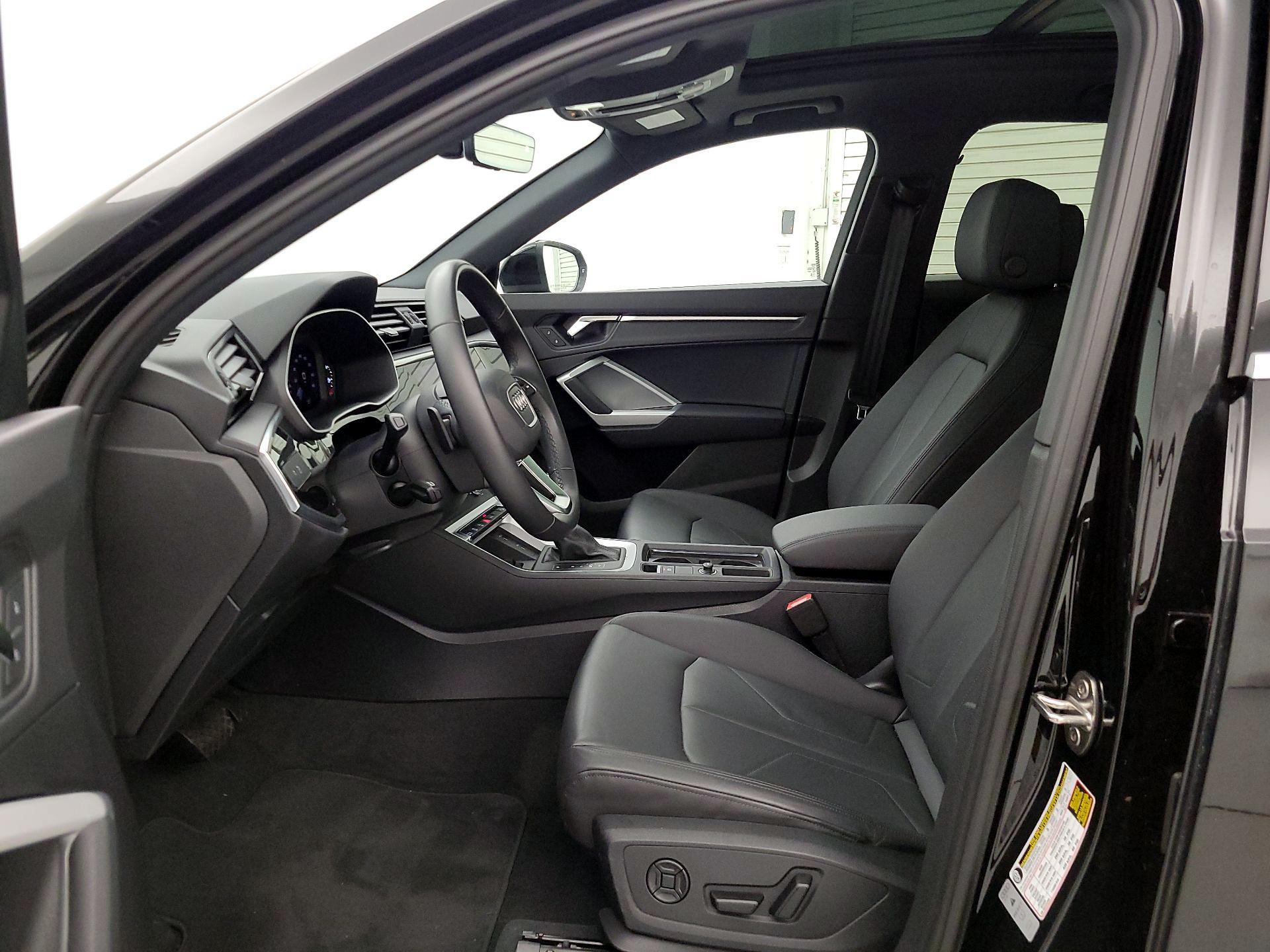 Thumbnail: 2024 Audi Q3 - 11