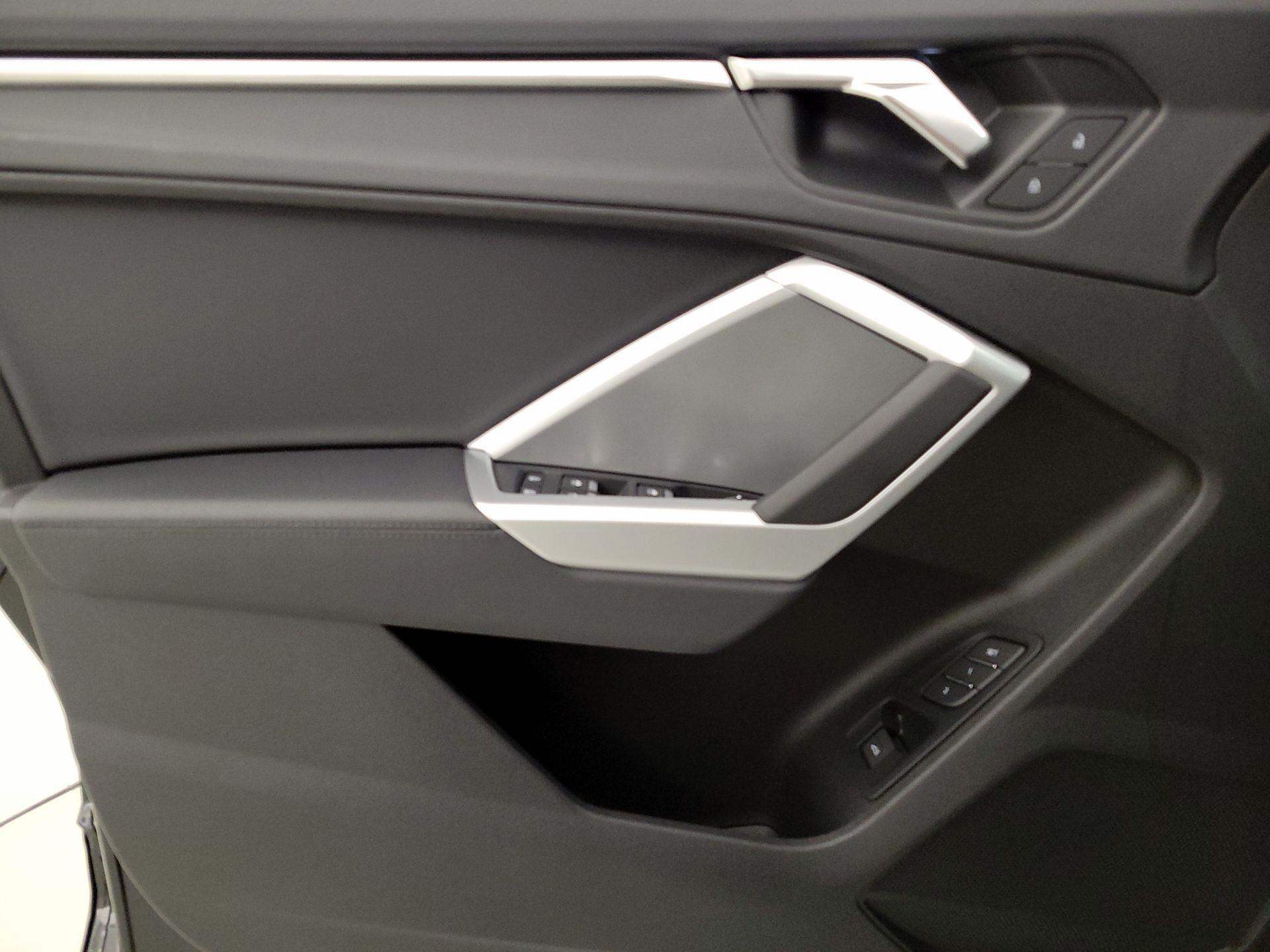 Thumbnail: 2024 Audi Q3 - 12