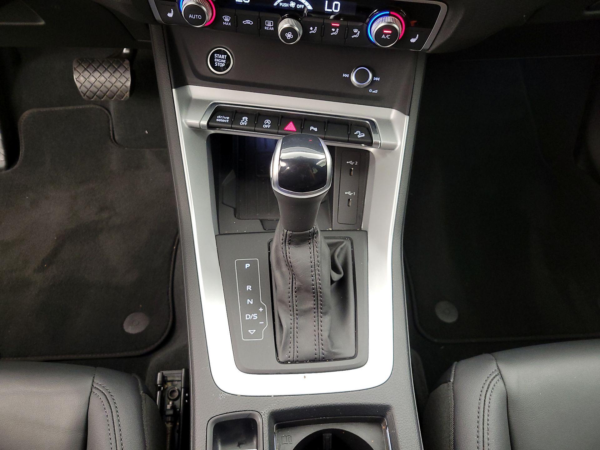 Thumbnail: 2024 Audi Q3 - 16