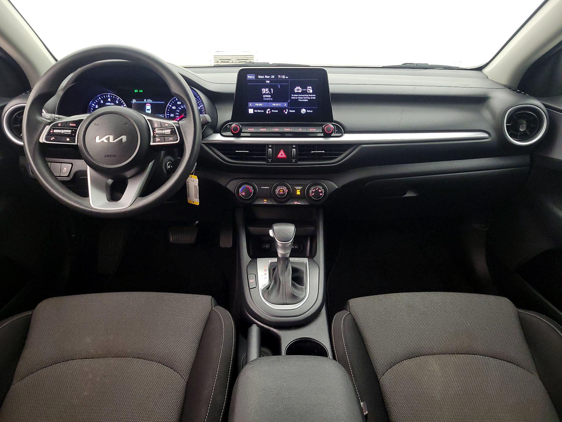 Thumbnail: 2023 Kia Forte - 9