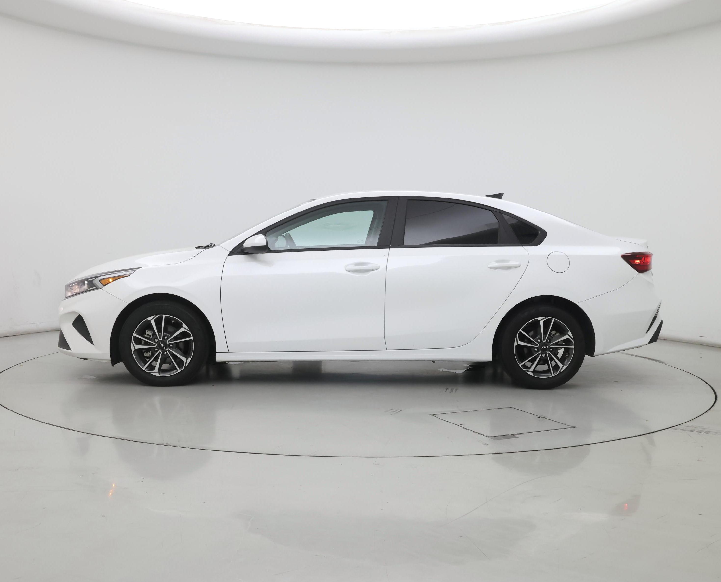Thumbnail: 2023 Kia Forte - 3
