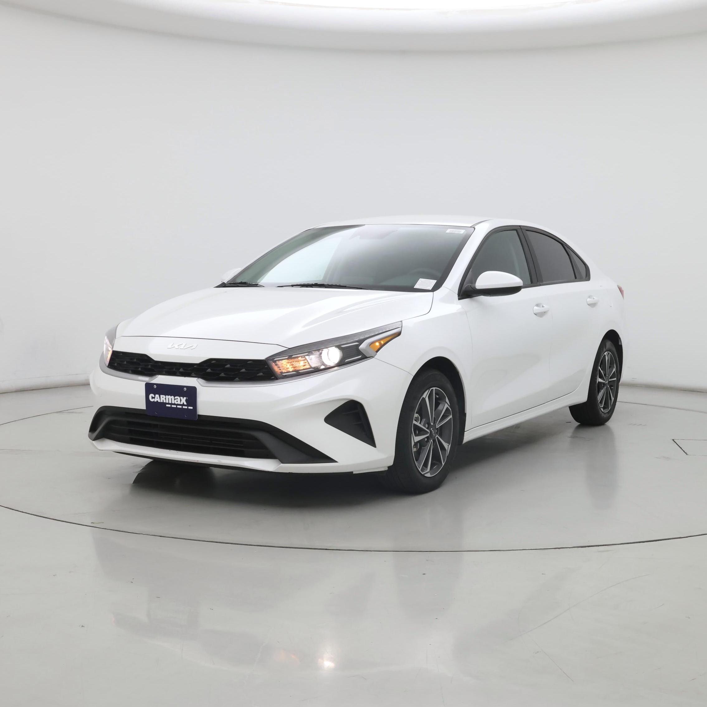 Thumbnail: 2023 Kia Forte - 4