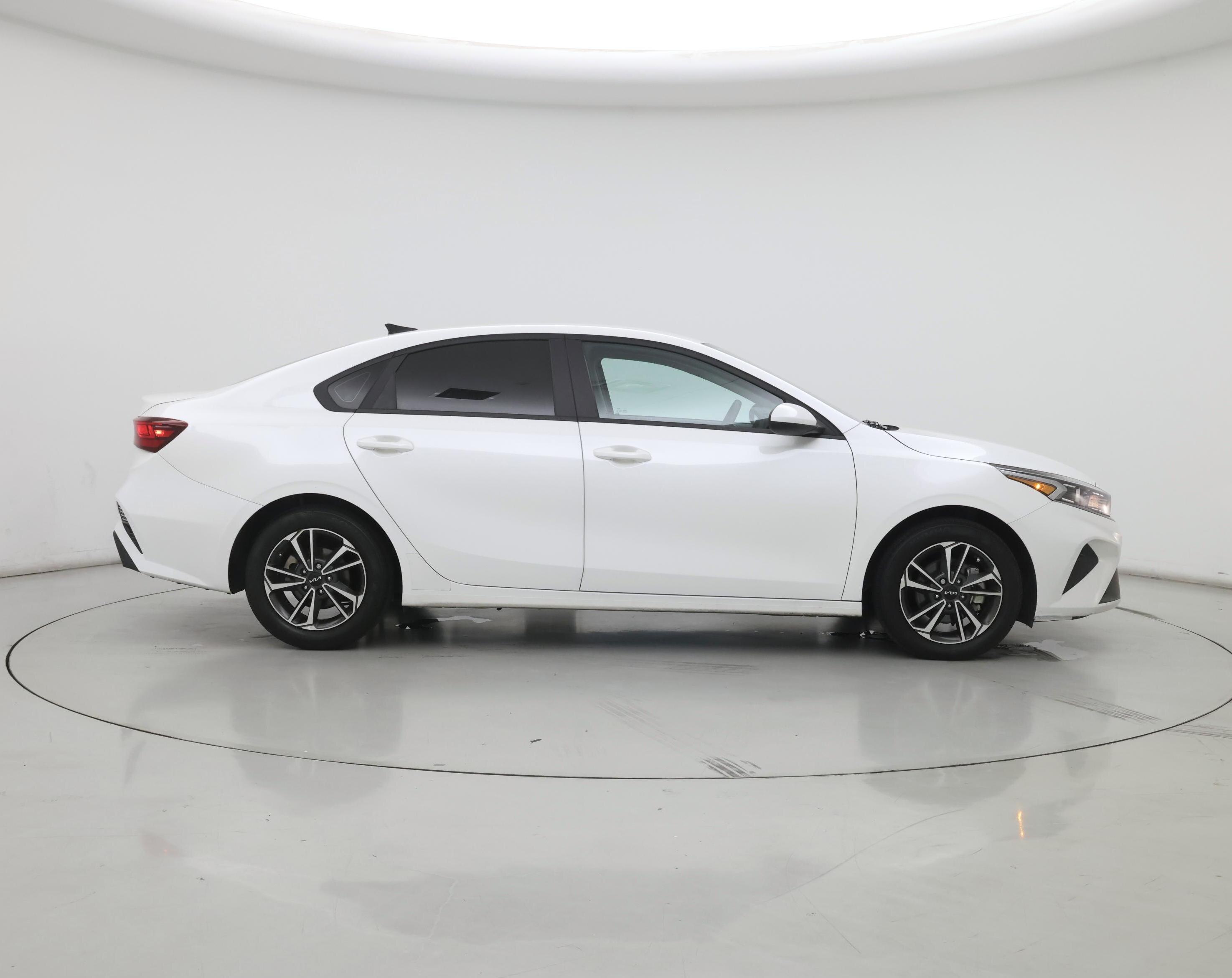 Thumbnail: 2023 Kia Forte - 7