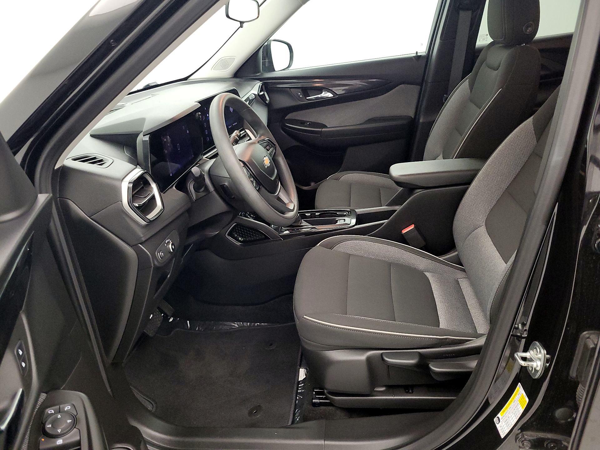 Thumbnail: 2025 Chevrolet TrailBlazer - 11