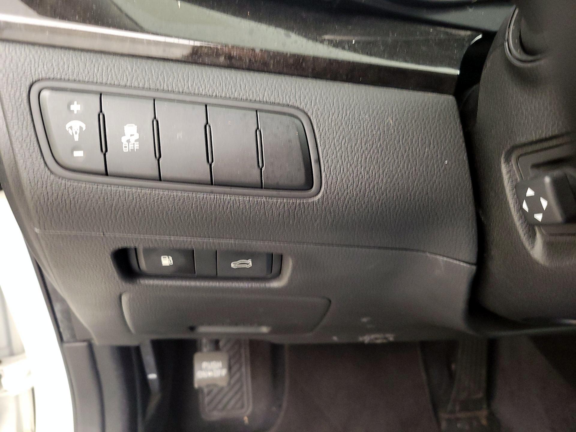 Thumbnail: 2014 Kia Cadenza - 11