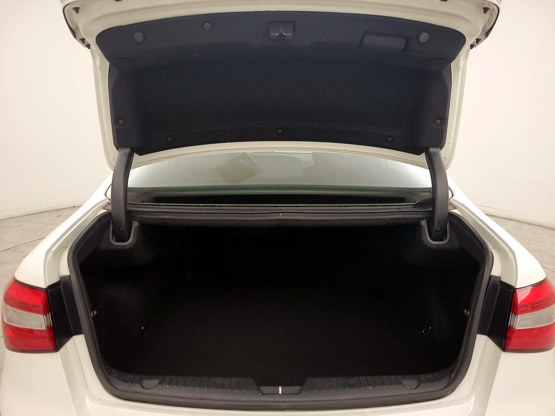 Thumbnail: 2014 Kia Cadenza - 18