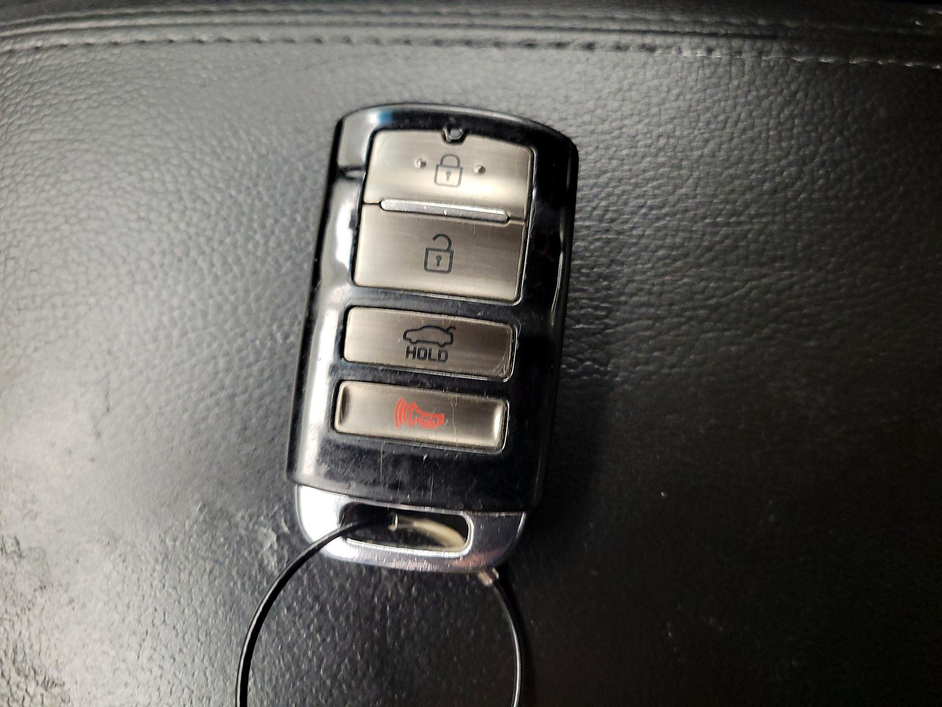 Thumbnail: 2014 Kia Cadenza - 20