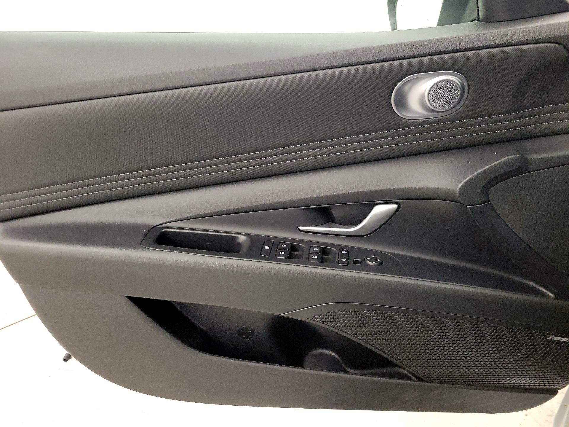 Thumbnail: 2023 Hyundai Elantra - 12