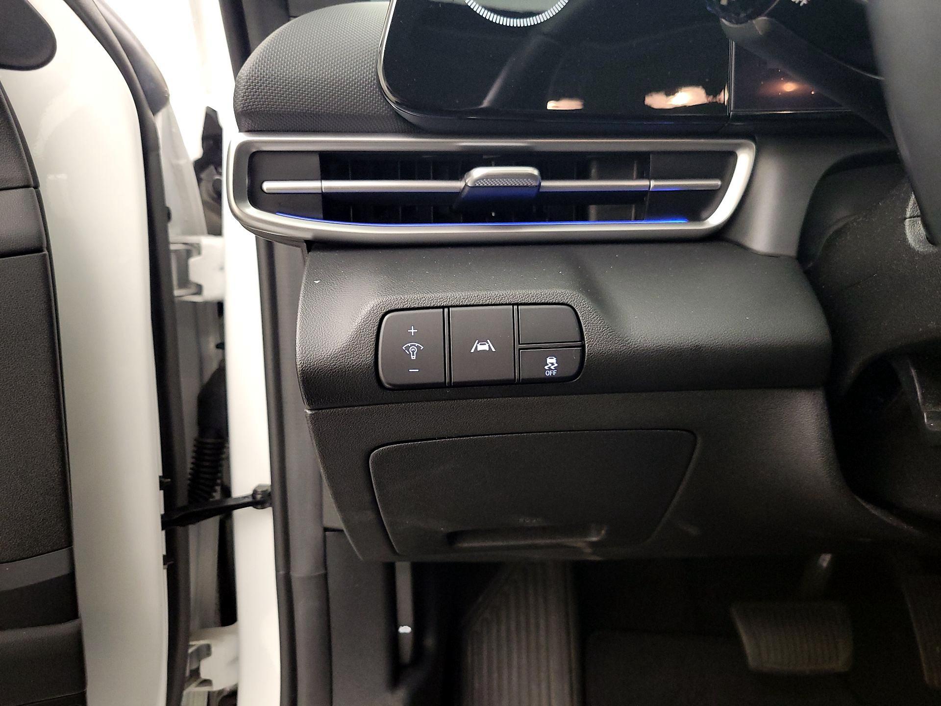 Thumbnail: 2023 Hyundai Elantra - 13