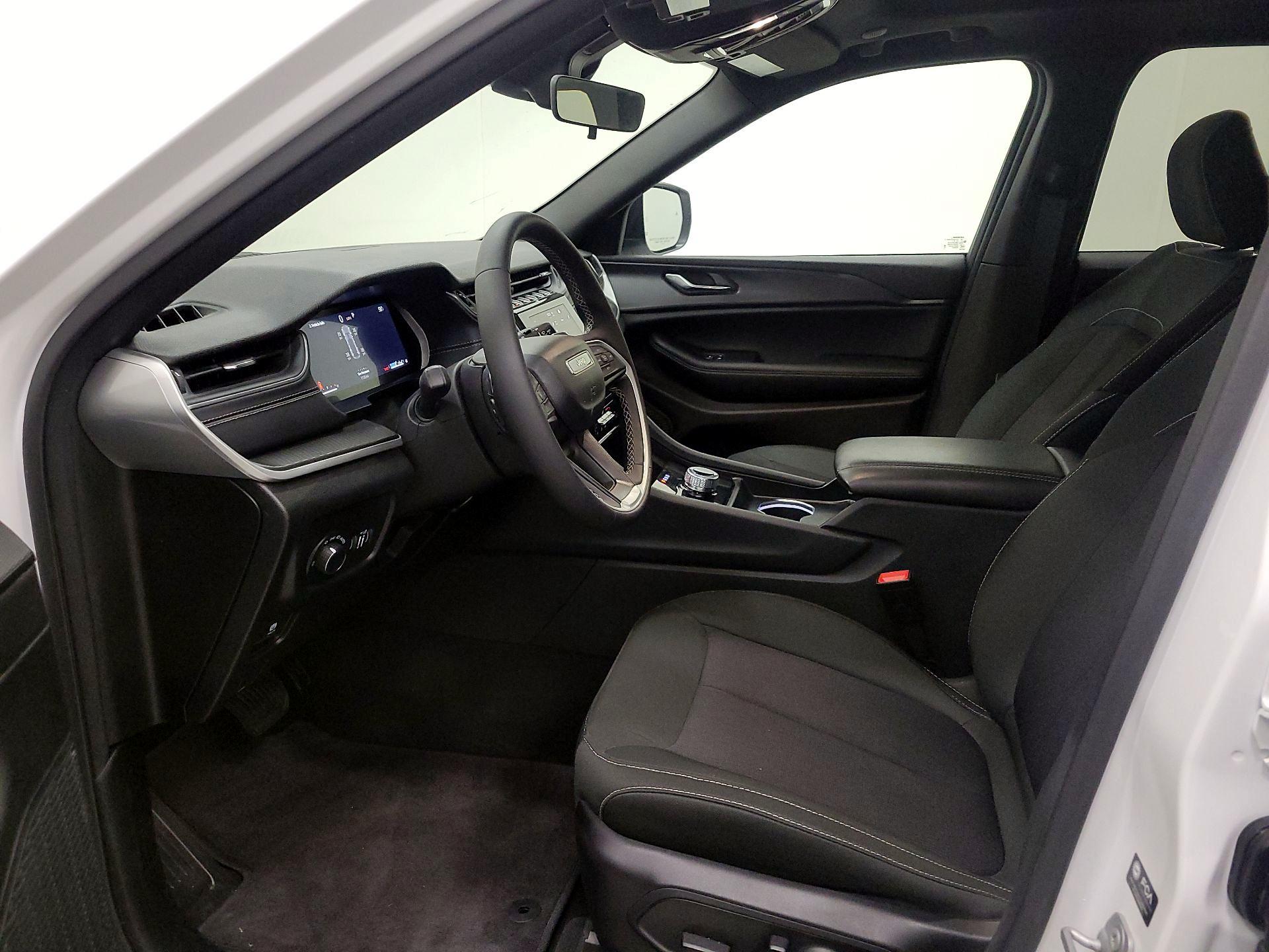 Thumbnail: 2025 Jeep Grand Cherokee - 11
