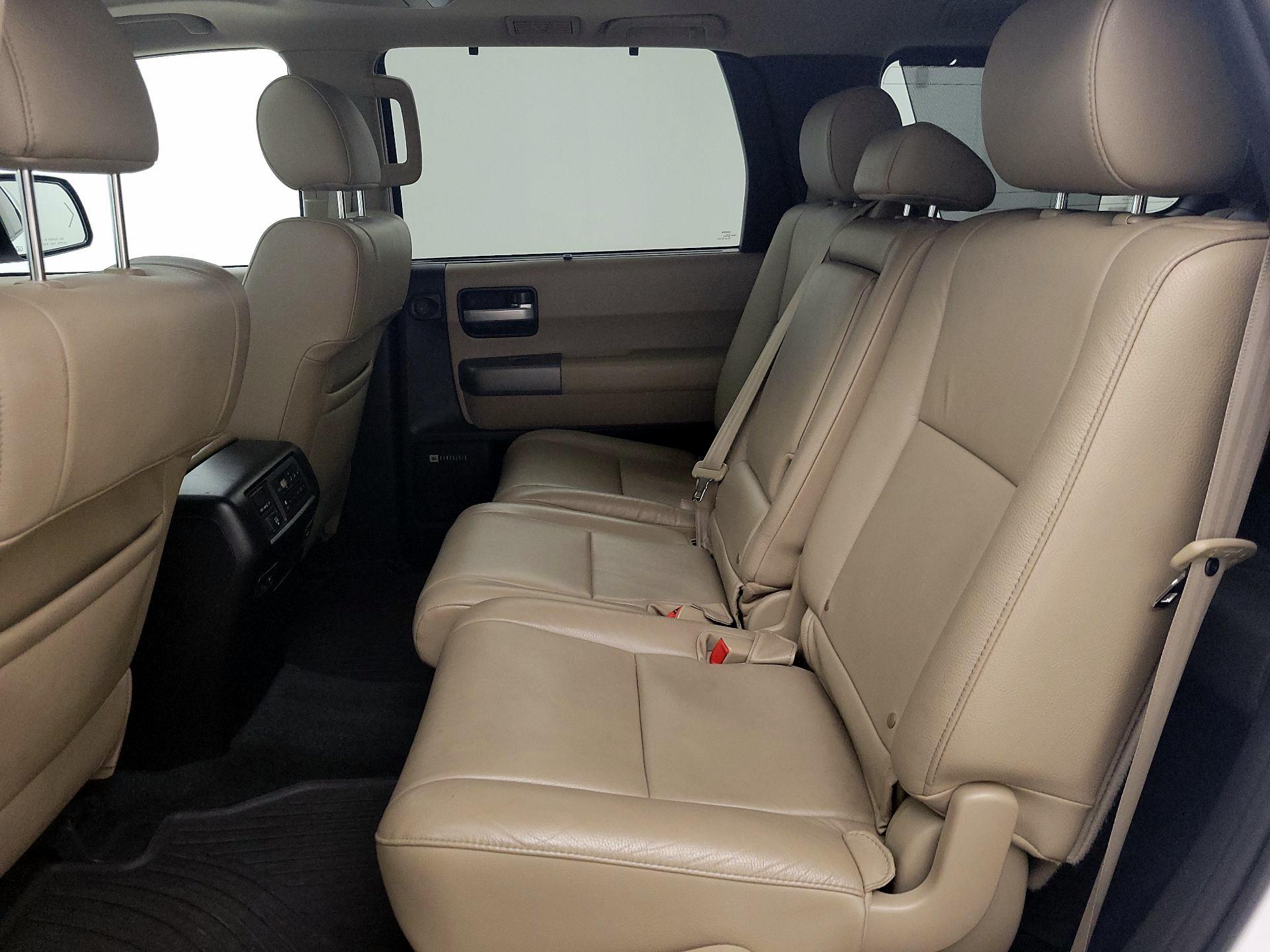 Thumbnail: 2014 Toyota Sequoia - 20