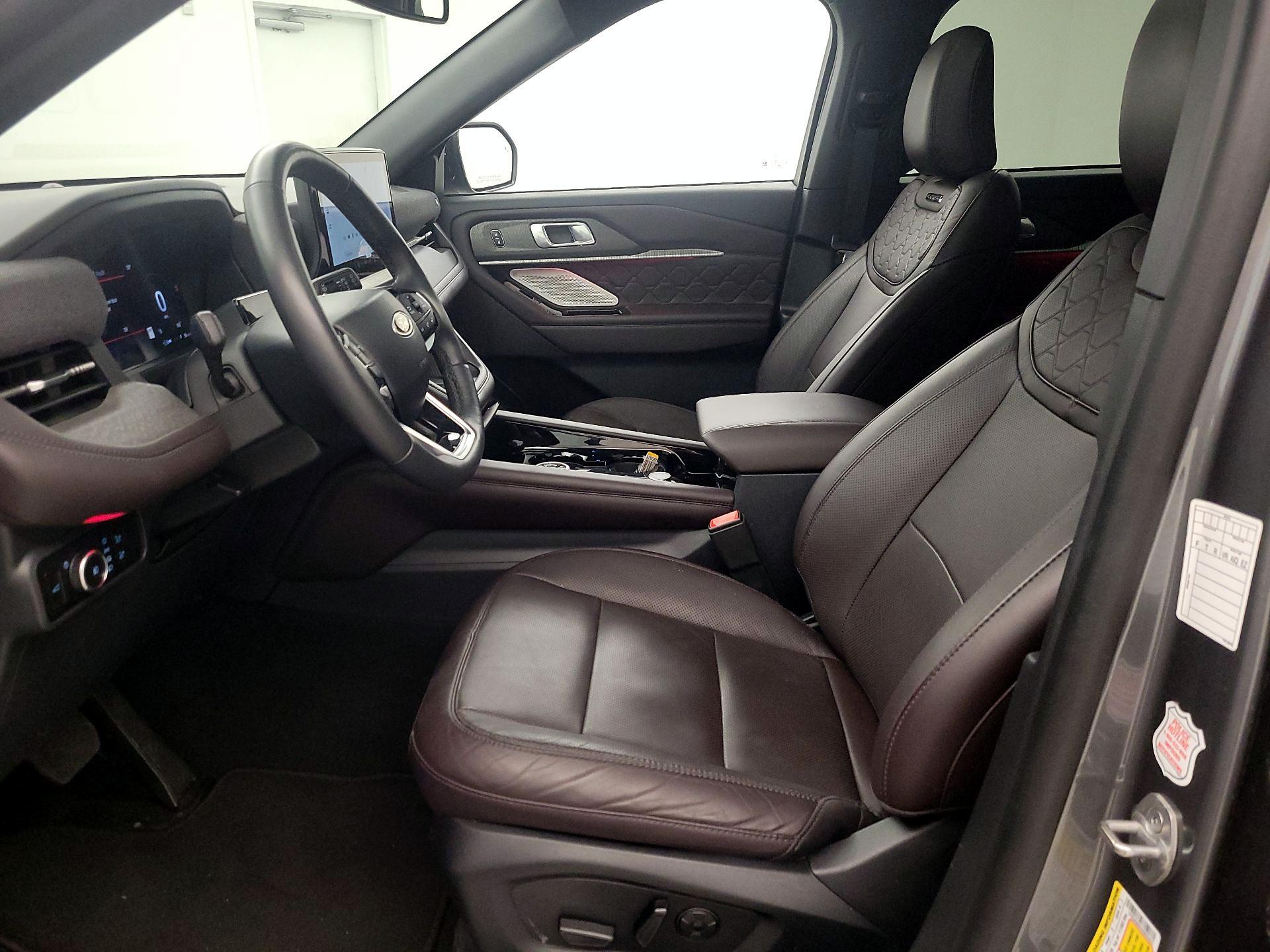Thumbnail: 2025 Ford Explorer - 9