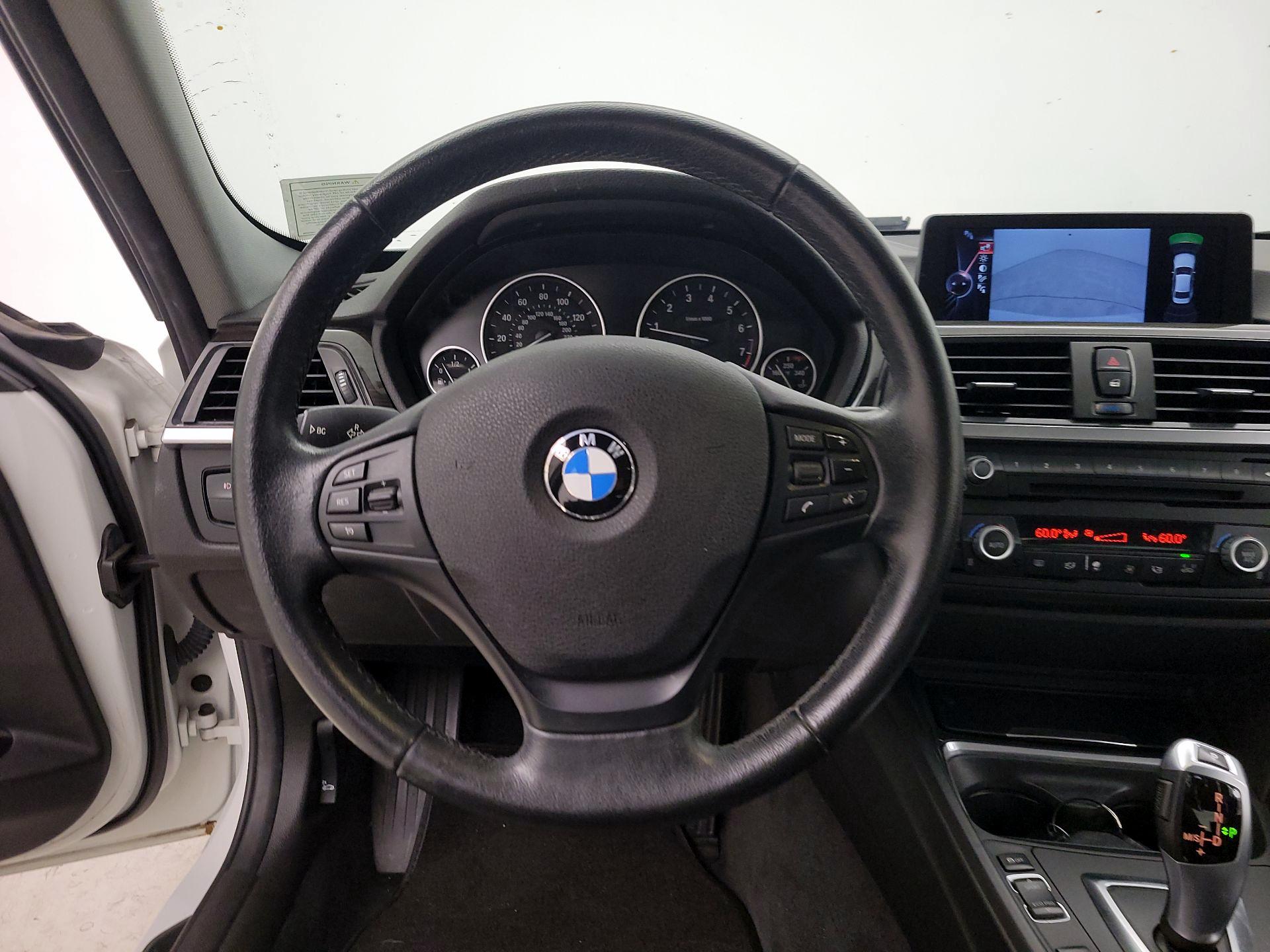 Thumbnail: 2015 BMW 3 Series - 10