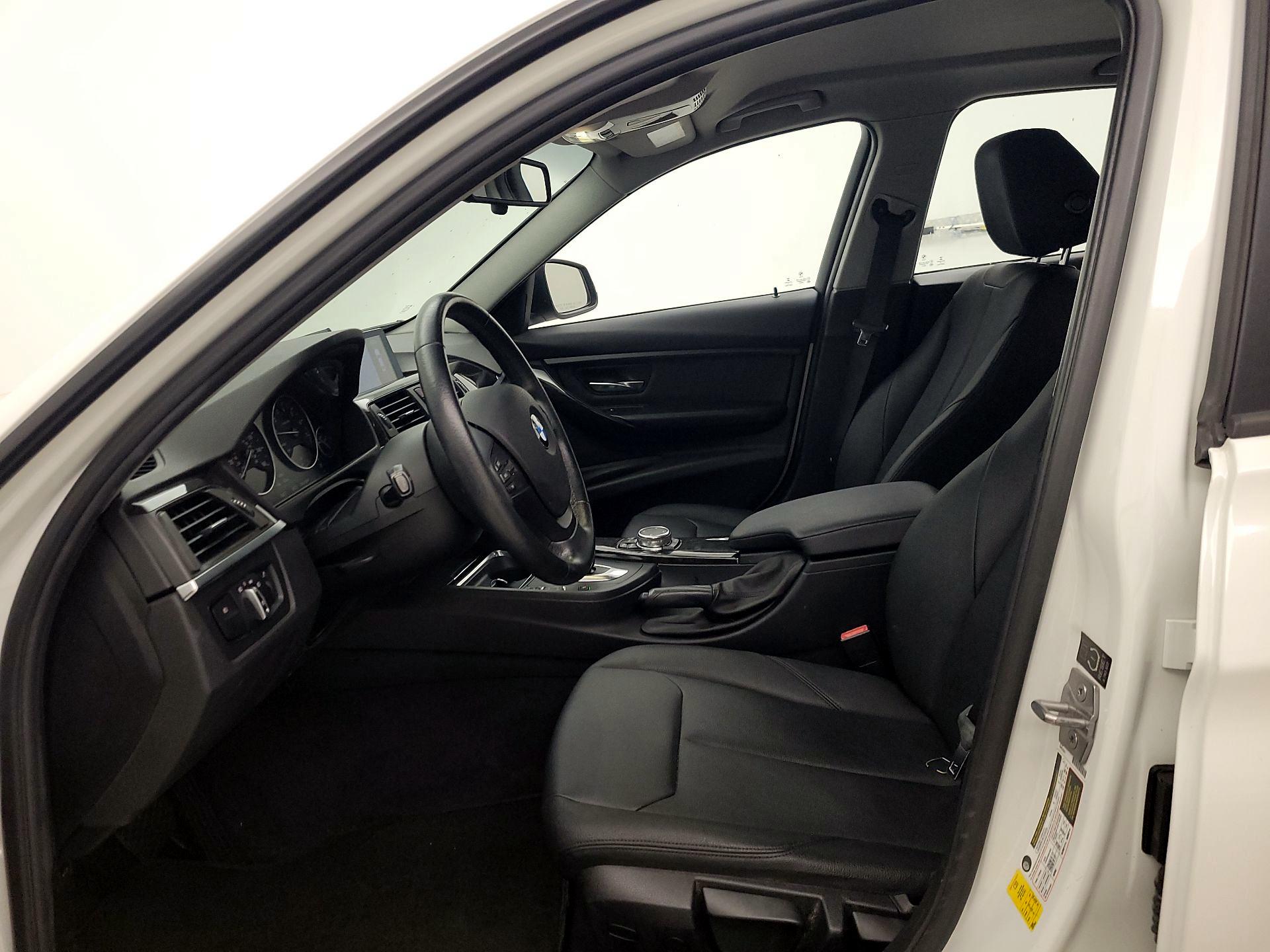 Thumbnail: 2015 BMW 3 Series - 11