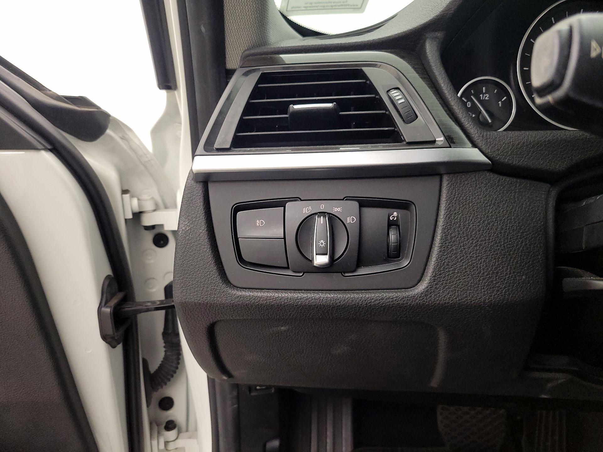 Thumbnail: 2015 BMW 3 Series - 13