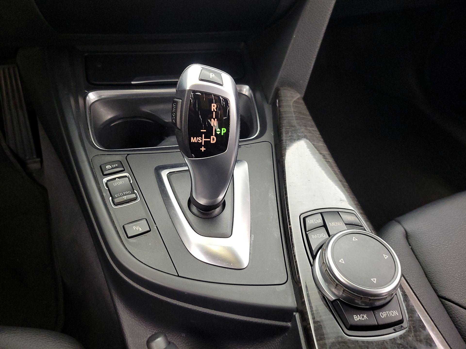 Thumbnail: 2015 BMW 3 Series - 17