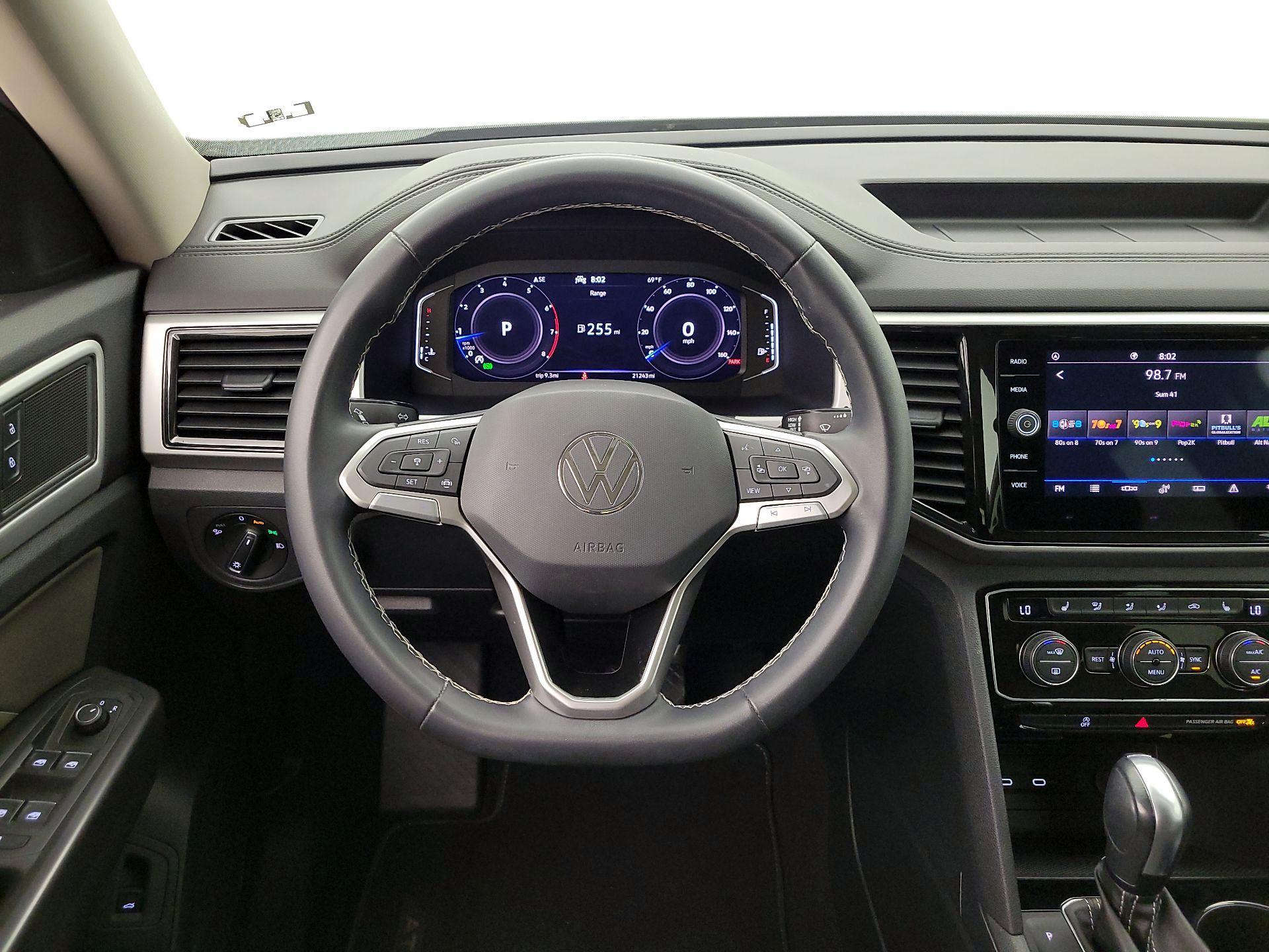 Thumbnail: 2023 Volkswagen Atlas - 10