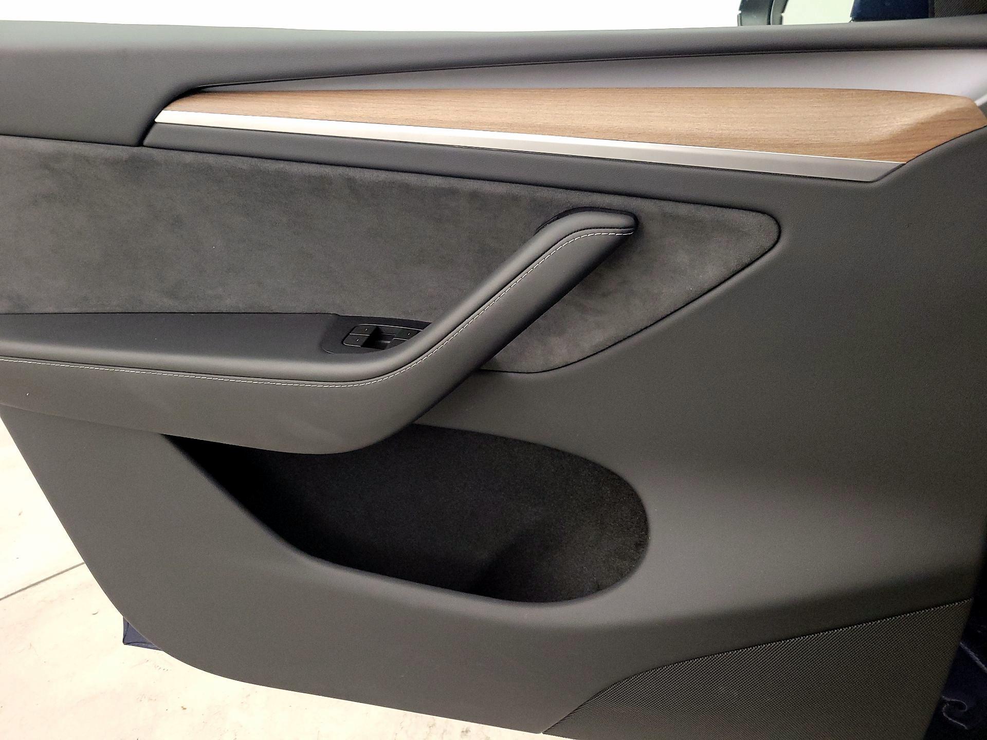 Thumbnail: 2024 Tesla Model Y - 12