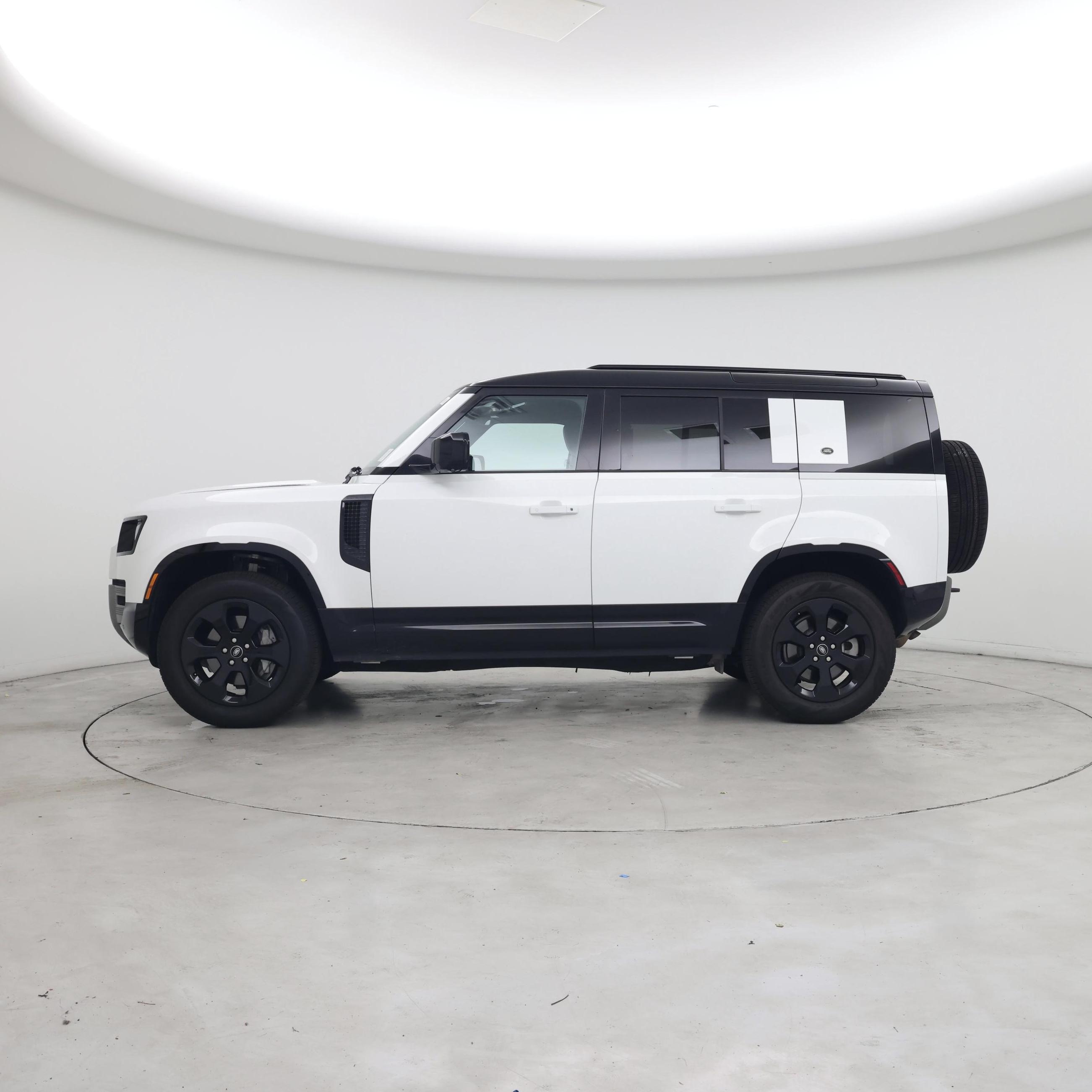 Thumbnail: 2023 Land Rover Defender - 3