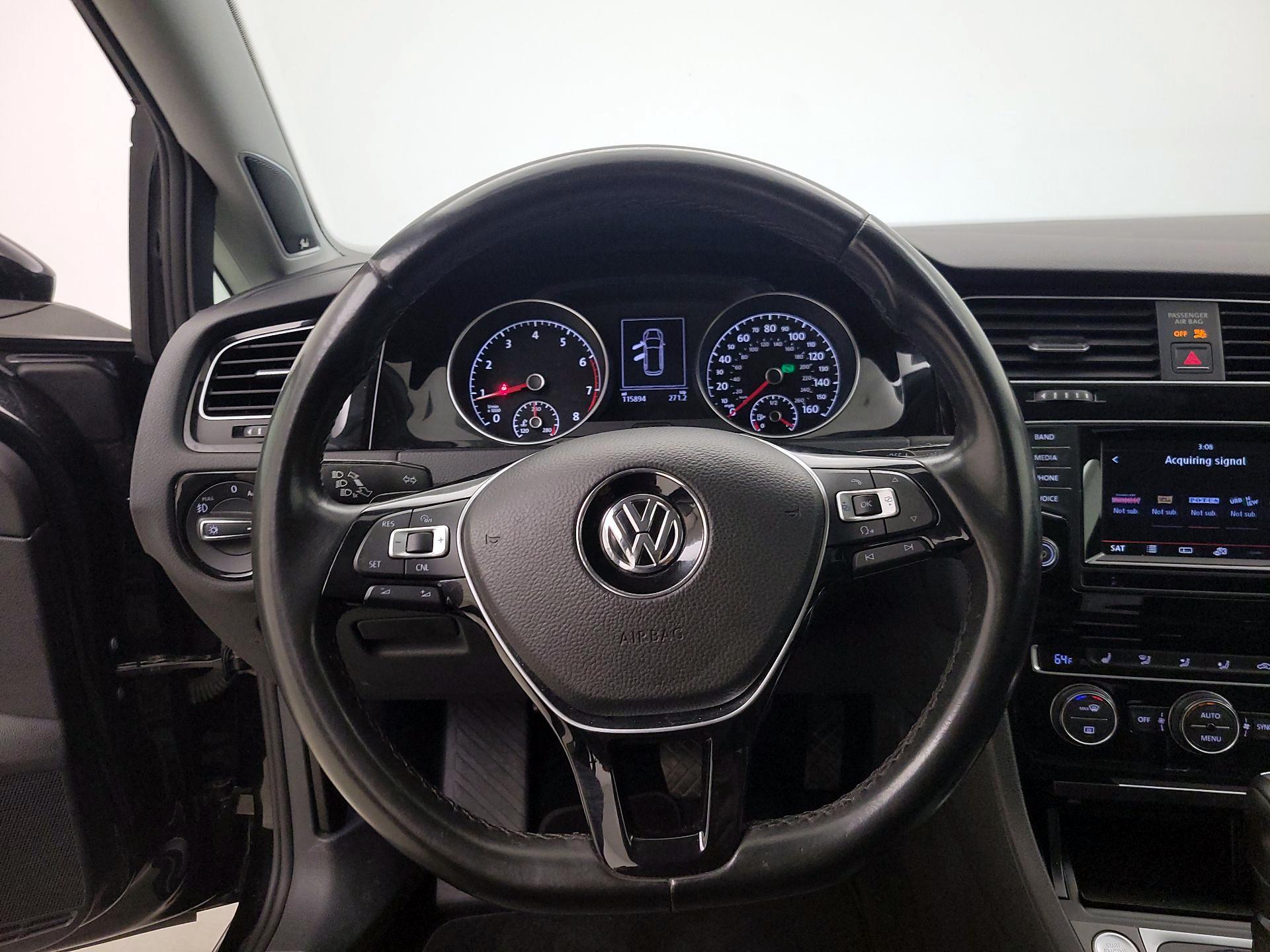Thumbnail: 2015 Volkswagen Golf - 10