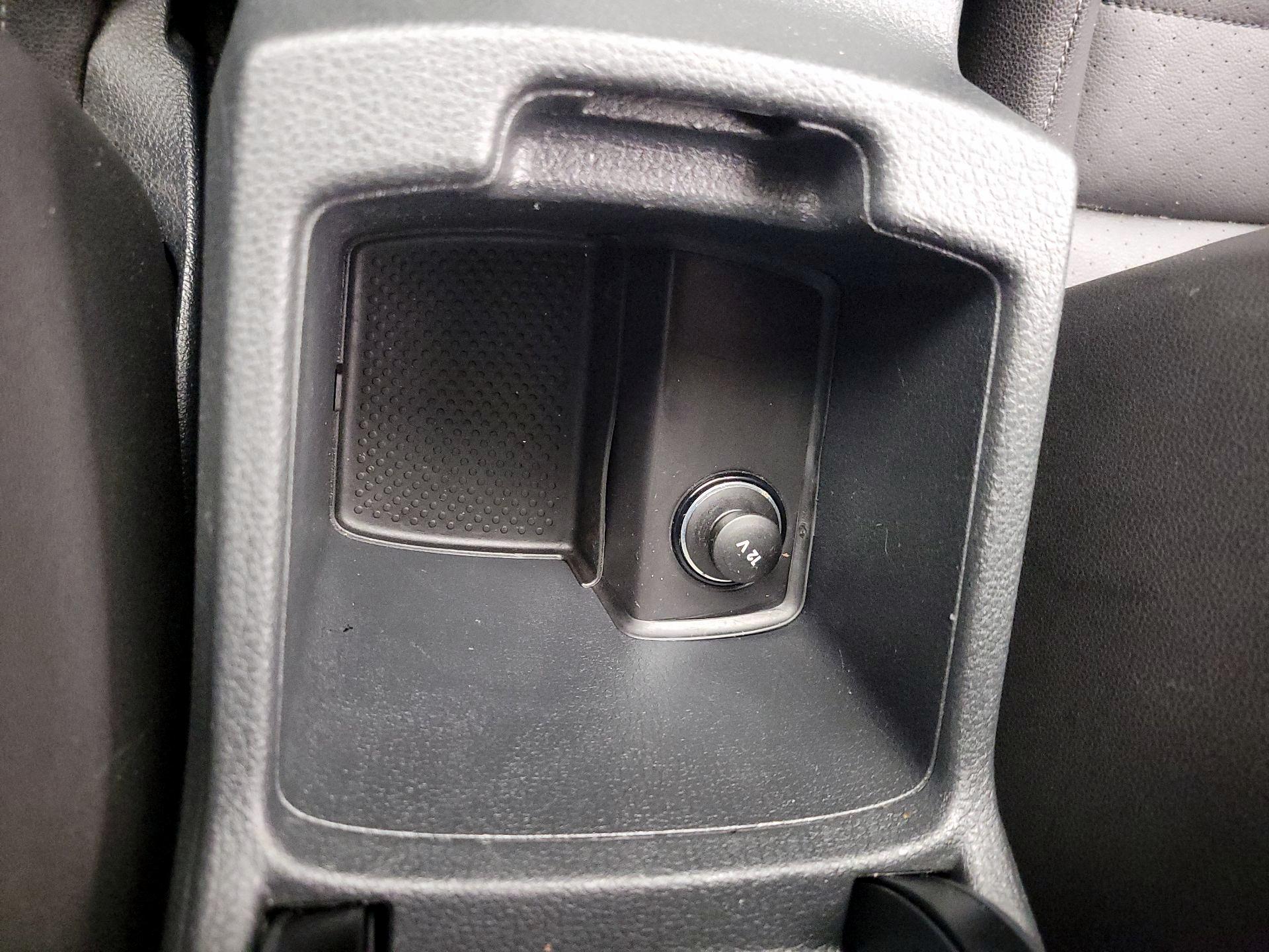 Thumbnail: 2015 Volkswagen Golf - 18